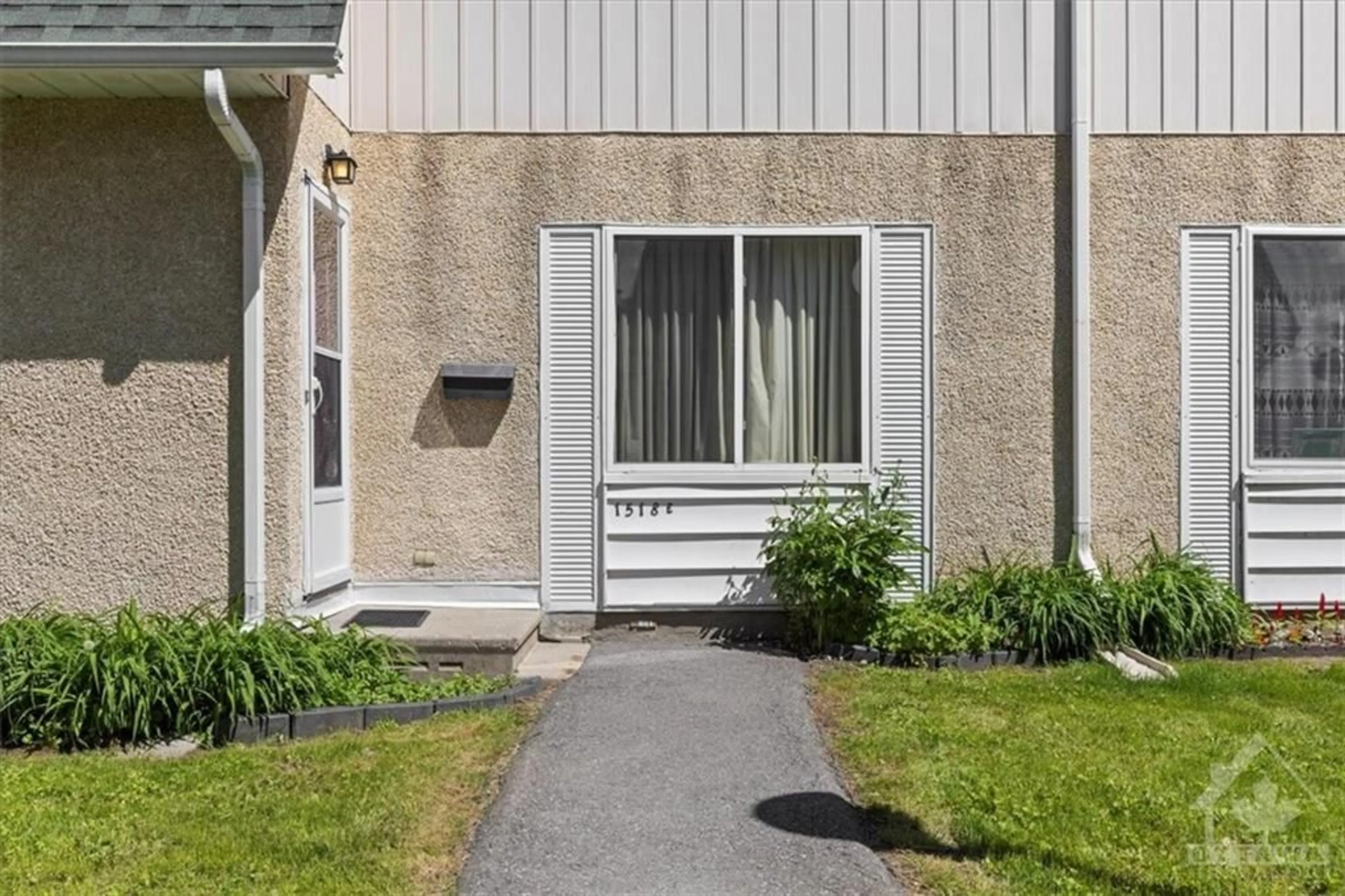 A pic from exterior of the house or condo for 1518 BEAVERPOND Dr #E, Ottawa Ontario K1B 3R9
