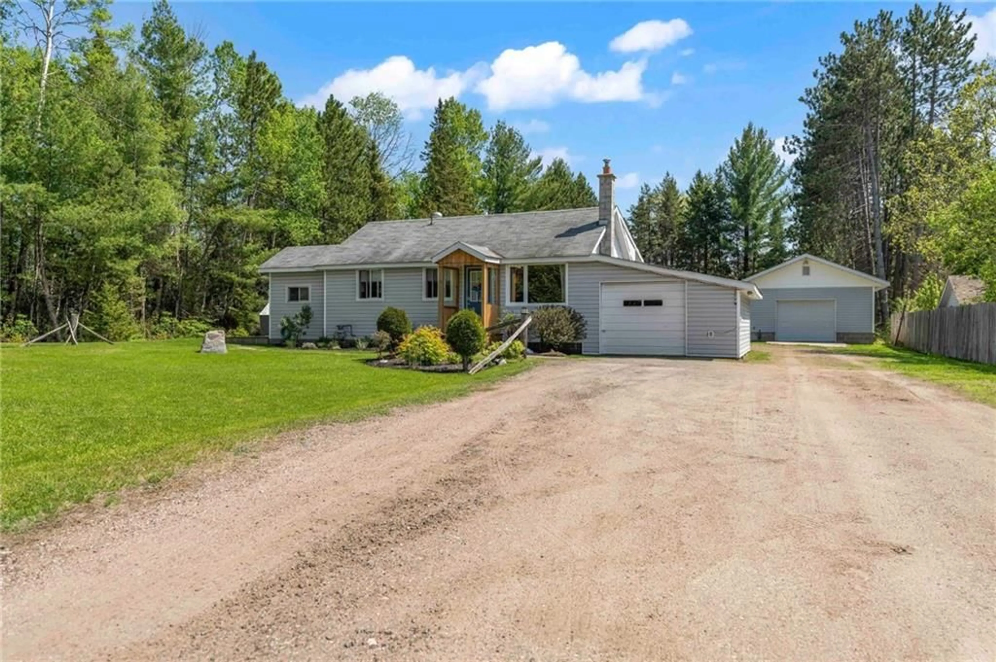 Cottage for 11864 ROUND LAKE Rd, Pembroke Ontario K8A 0K8