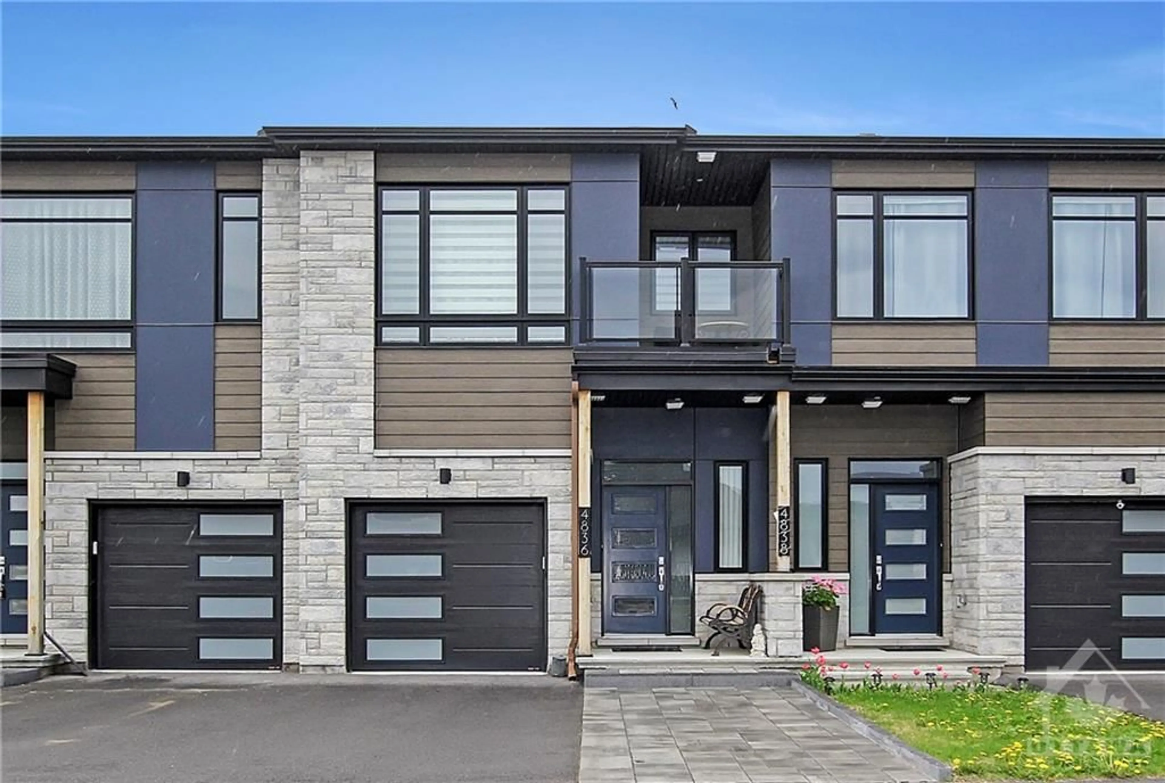 Home with brick exterior material for 4836 ABBOTT St, Ottawa Ontario K2V 0L4