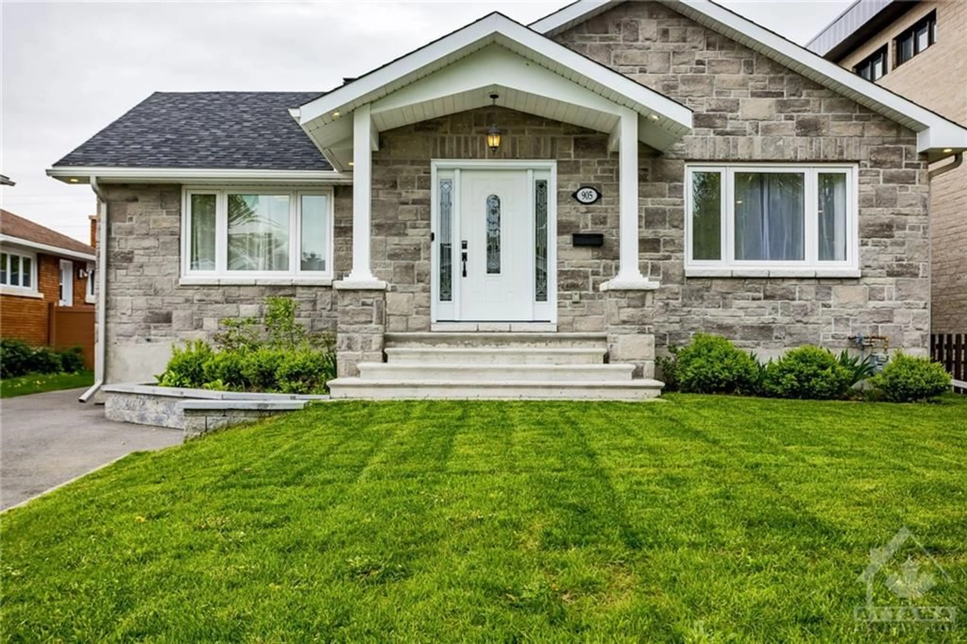 Home with brick exterior material for 905 WINNINGTON Ave, Ottawa Ontario K2B 5C6