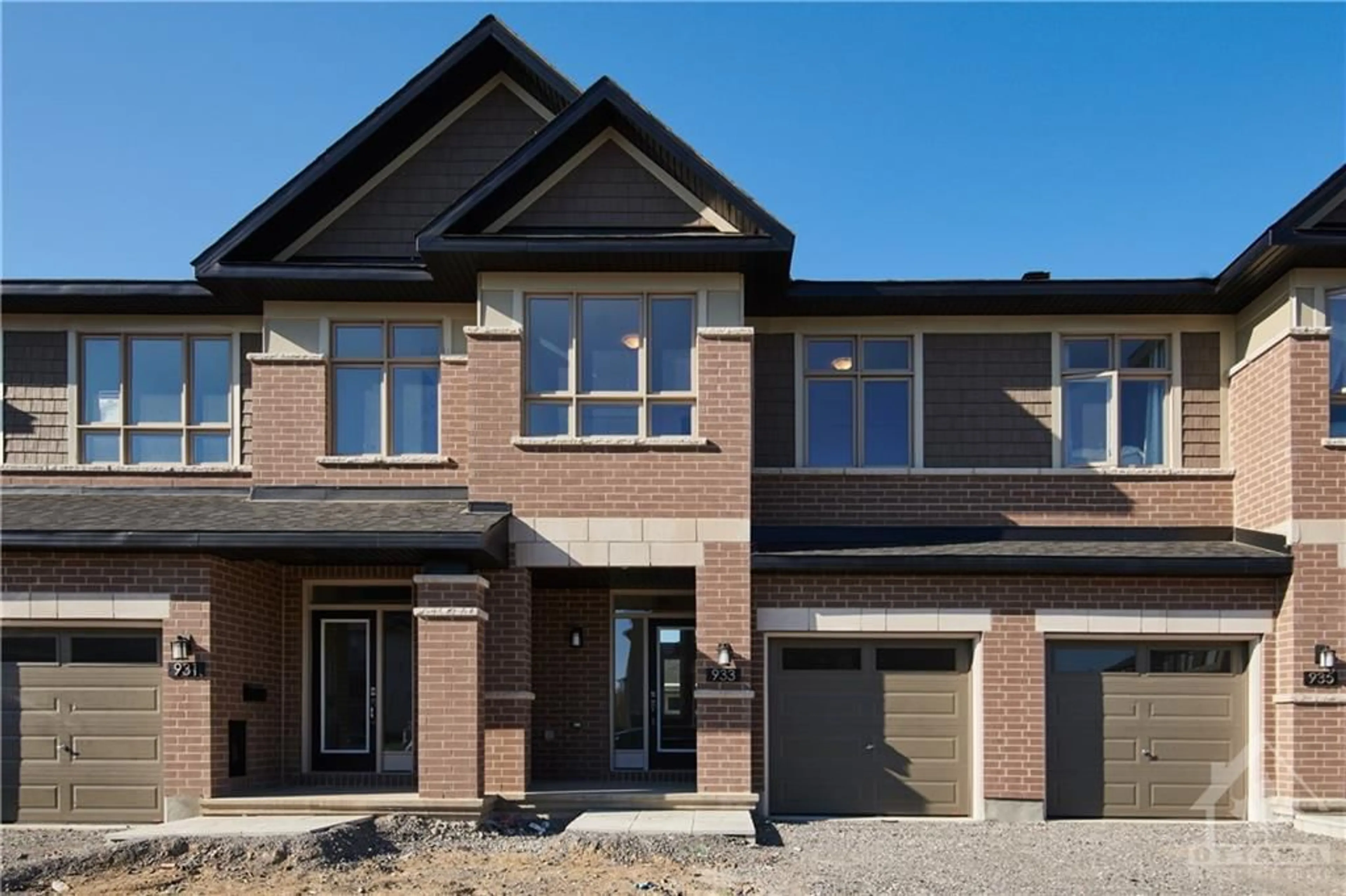 Home with brick exterior material for 933 OMAGAKI Way, Ottawa Ontario K1X 0J2