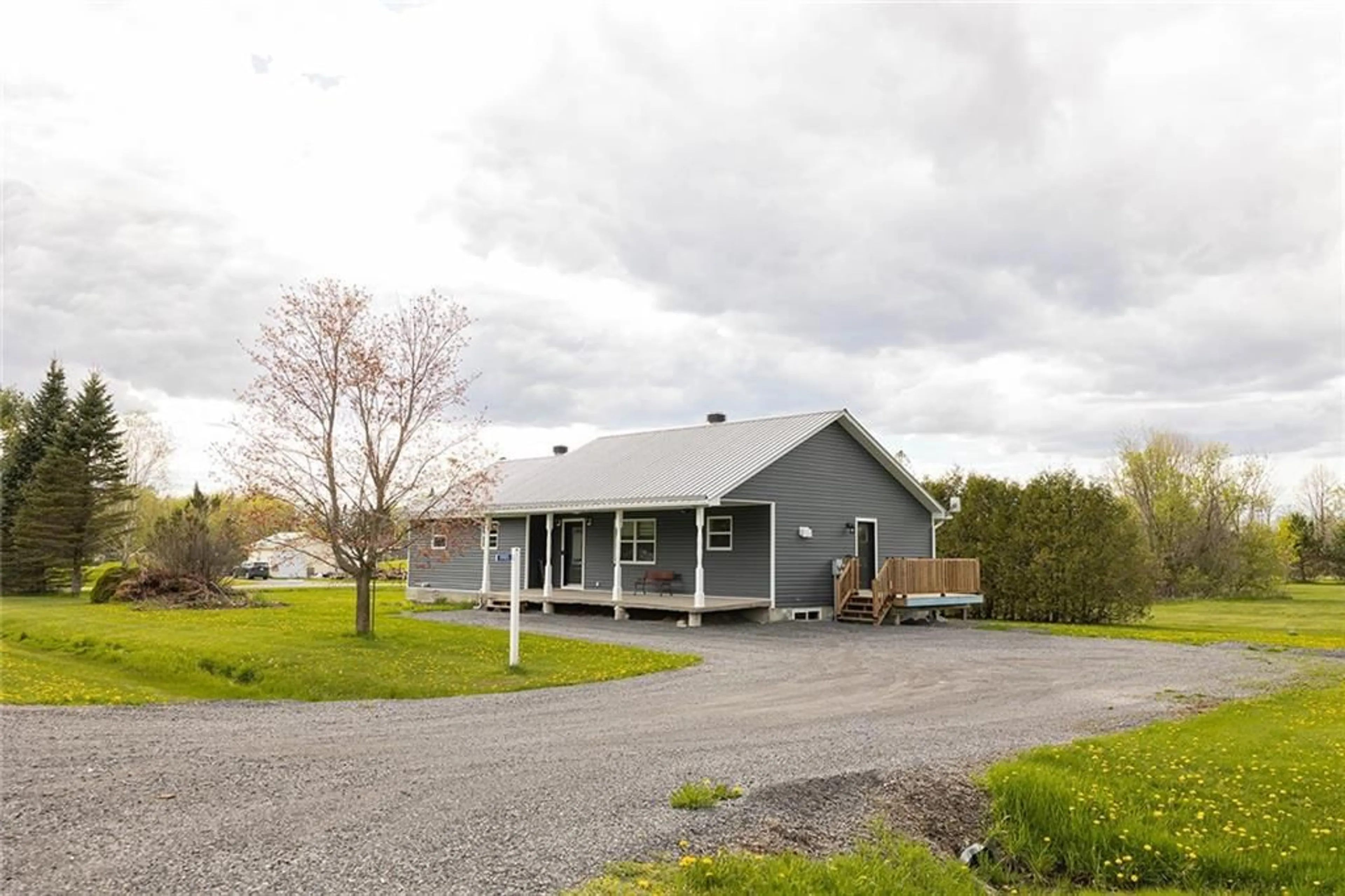 Outside view for 19115 COUNTY ROAD 24 Rd, Dunvegan Ontario K0C 1J0
