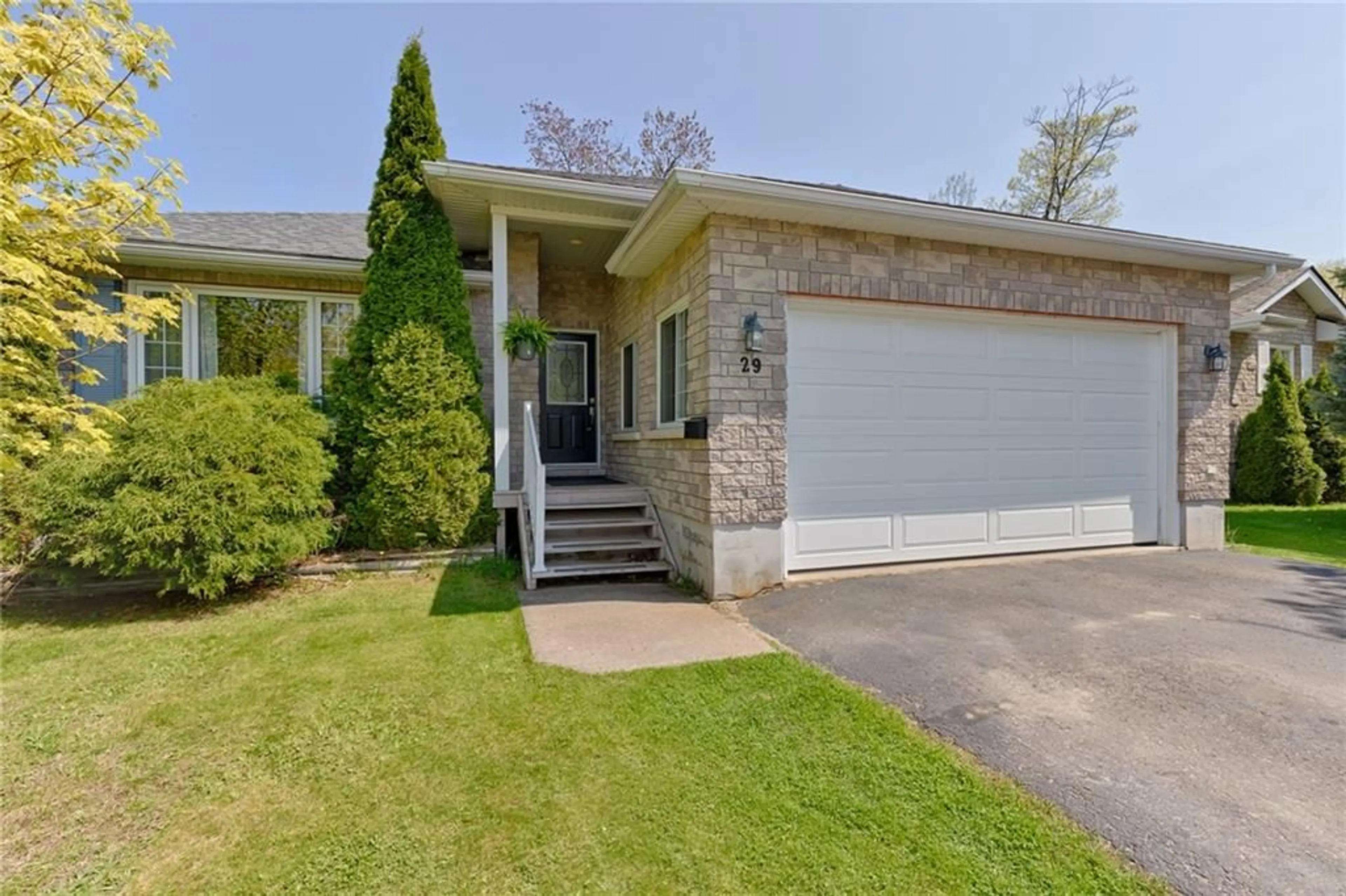 Frontside or backside of a home for 29 BAYSHORE Dr, Petawawa Ontario K8H 3R7