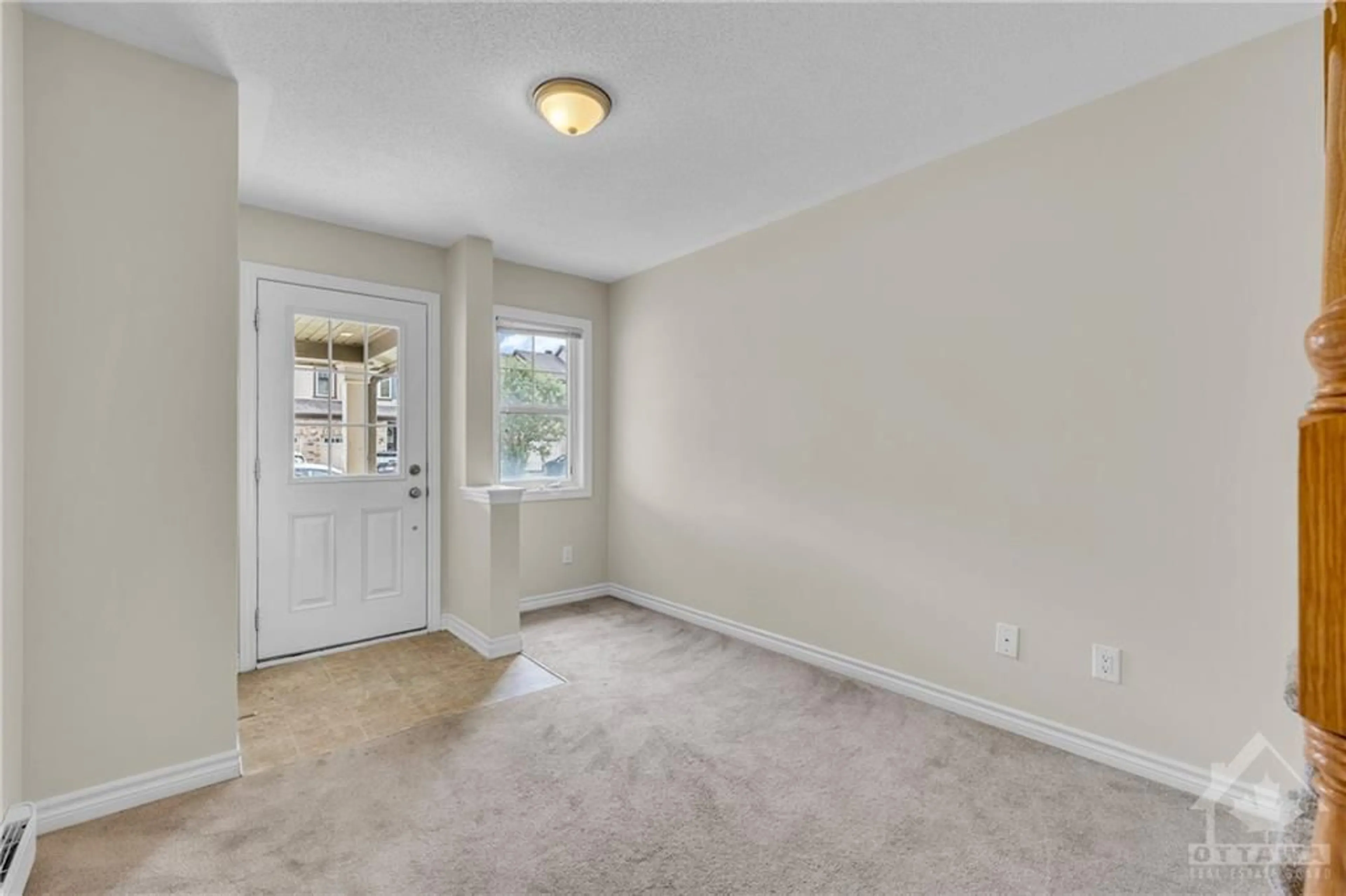 A pic of a room for 459 MEADOWHAWK Cres, Ottawa Ontario K2J 5W8