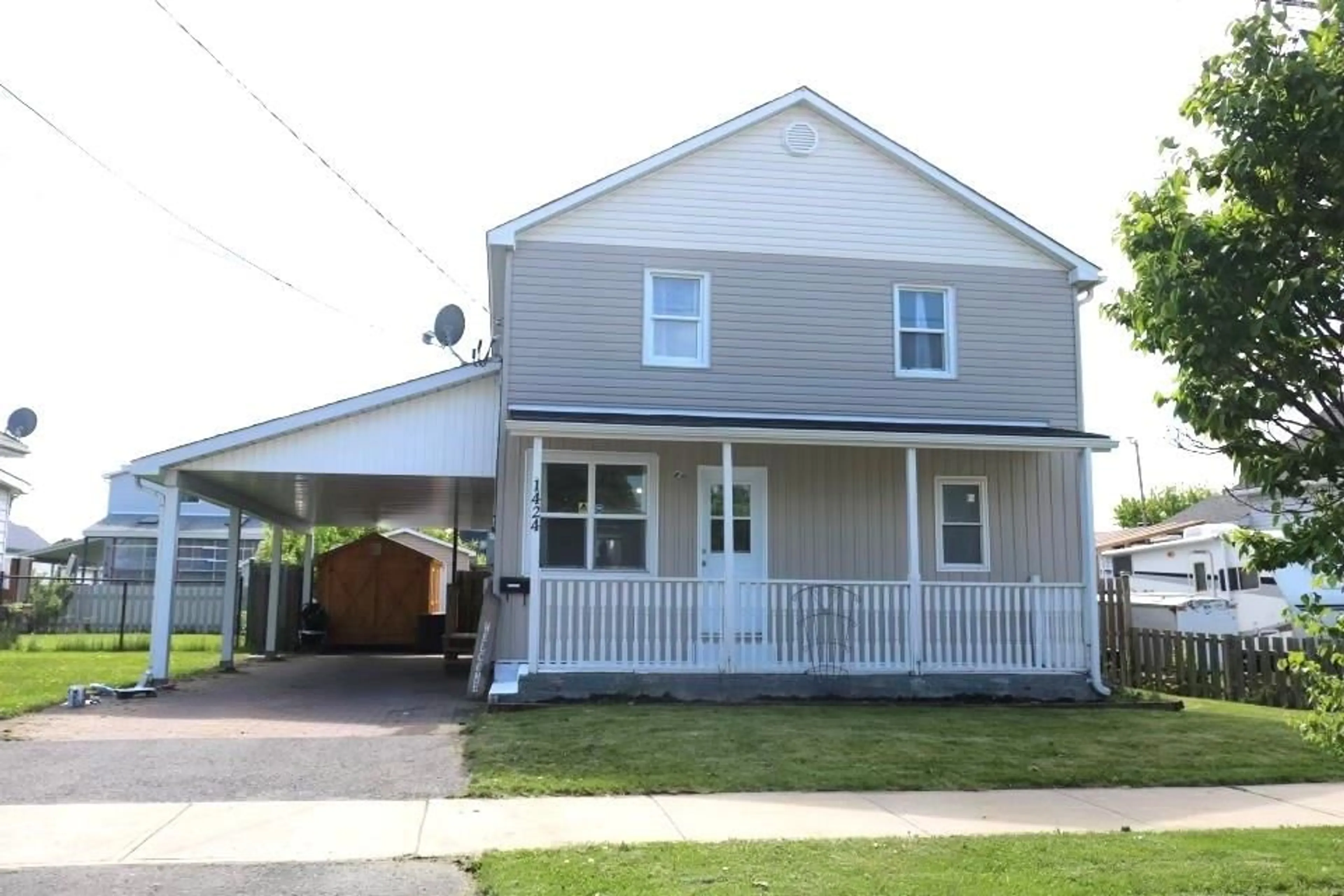 Frontside or backside of a home for 1424 CUMBERLAND St, Cornwall Ontario K6J 4K7