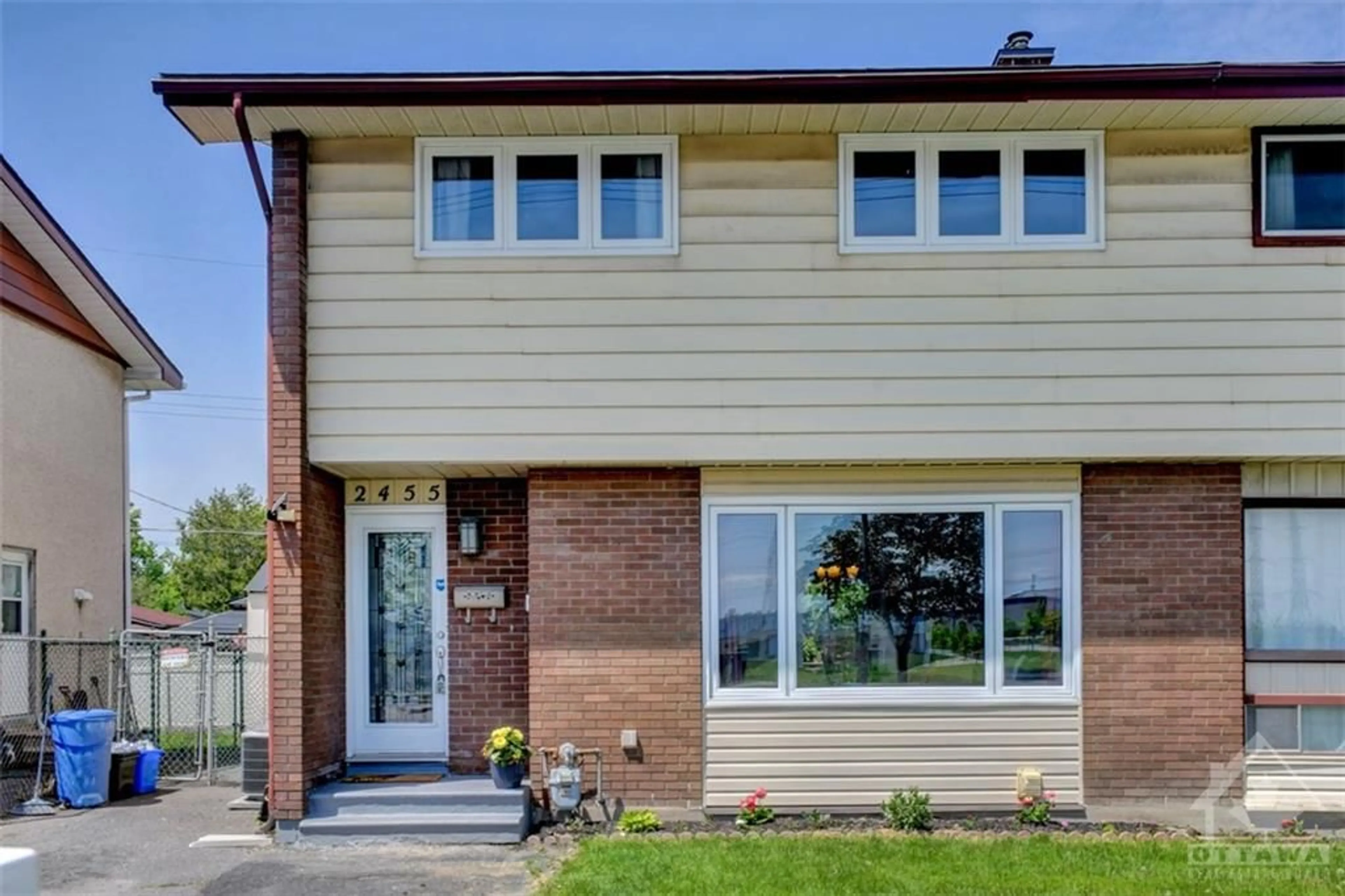 Home with brick exterior material for 2455 WALKLEY Rd, Ottawa Ontario K1G 3H1