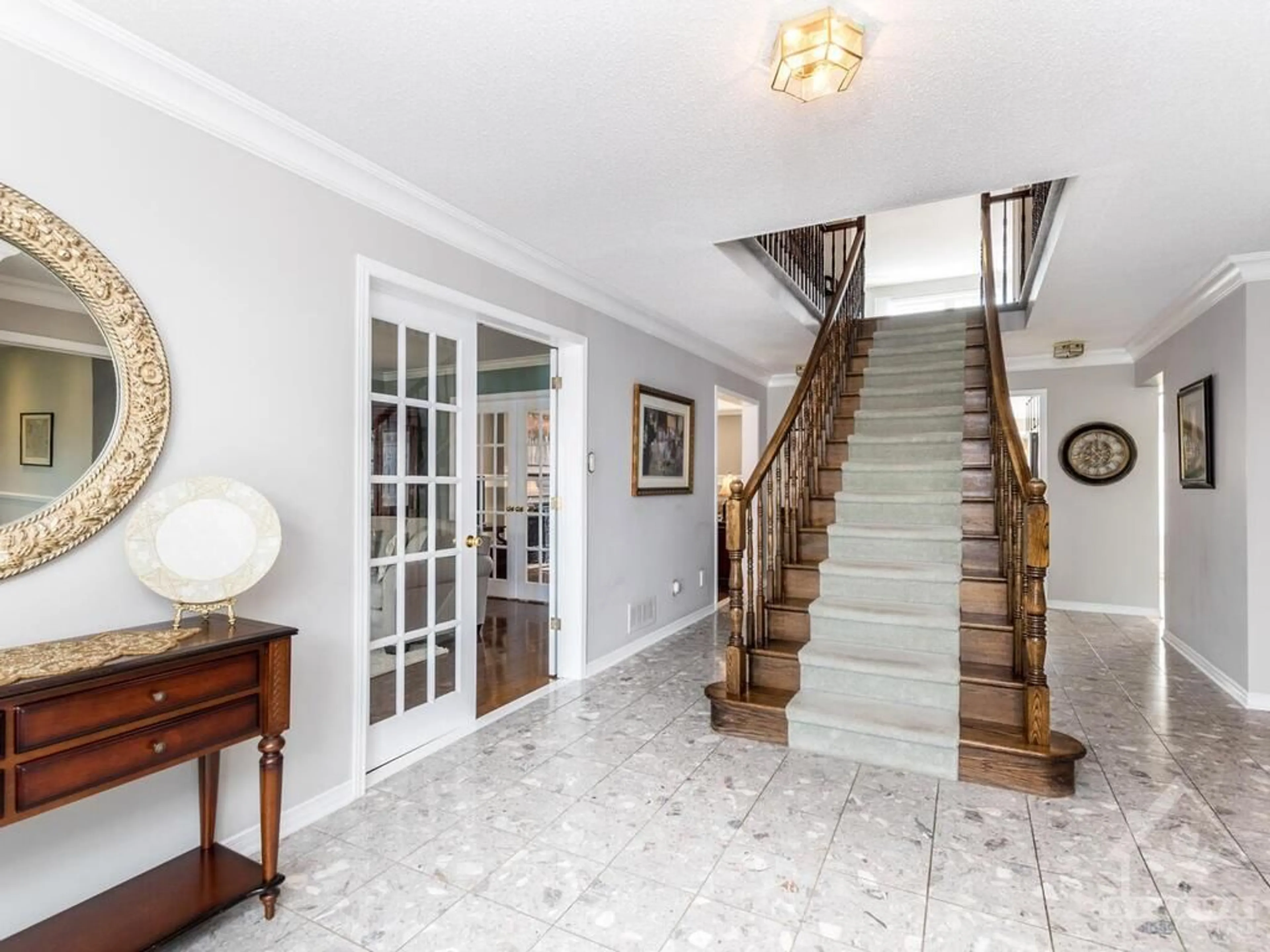 Indoor foyer for 9 KINALEA Cres, Stittsville Ontario K2S 1K9