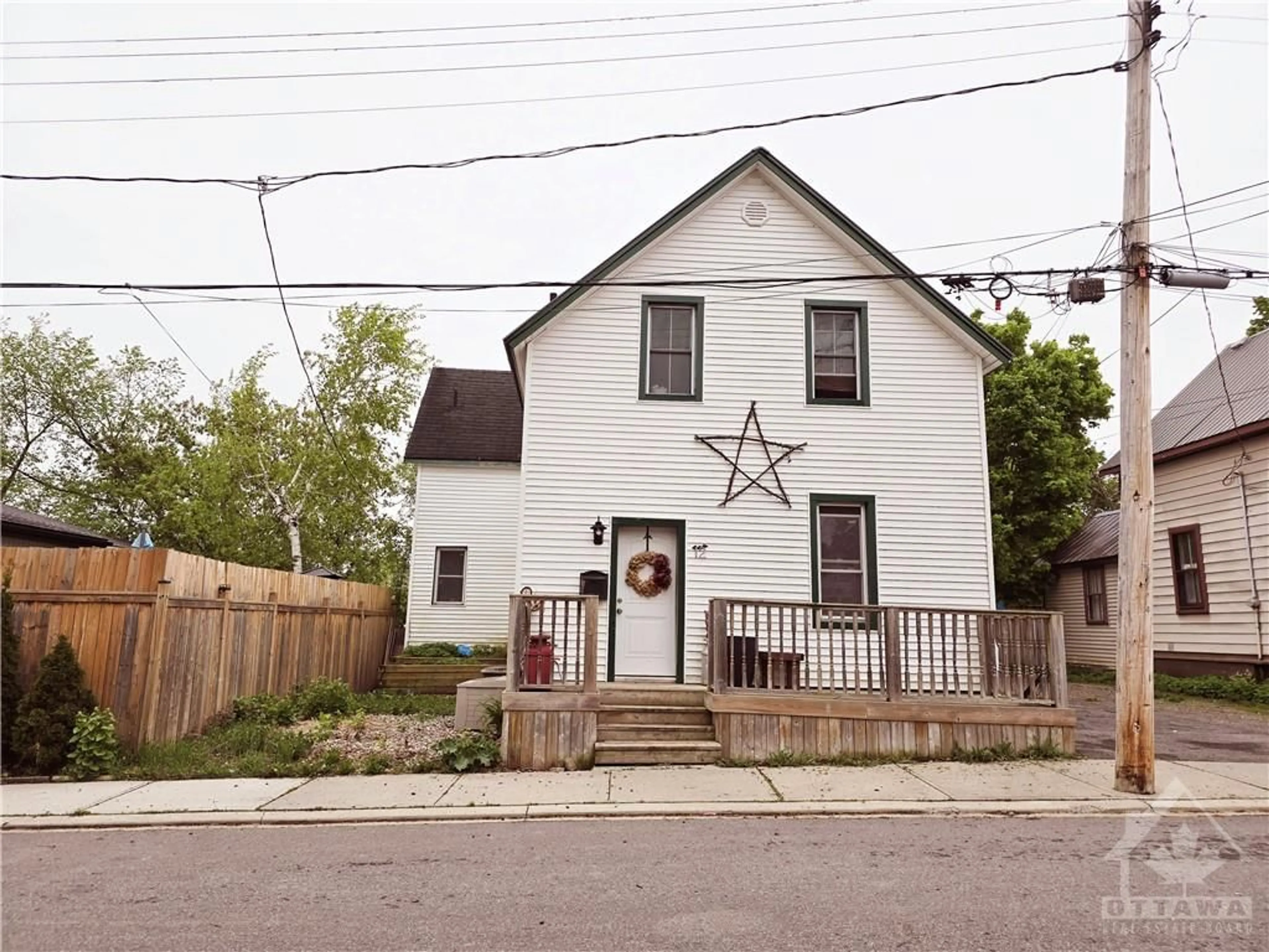 Frontside or backside of a home for 12 HERRIOTT St, Carleton Place Ontario K7C 2V6