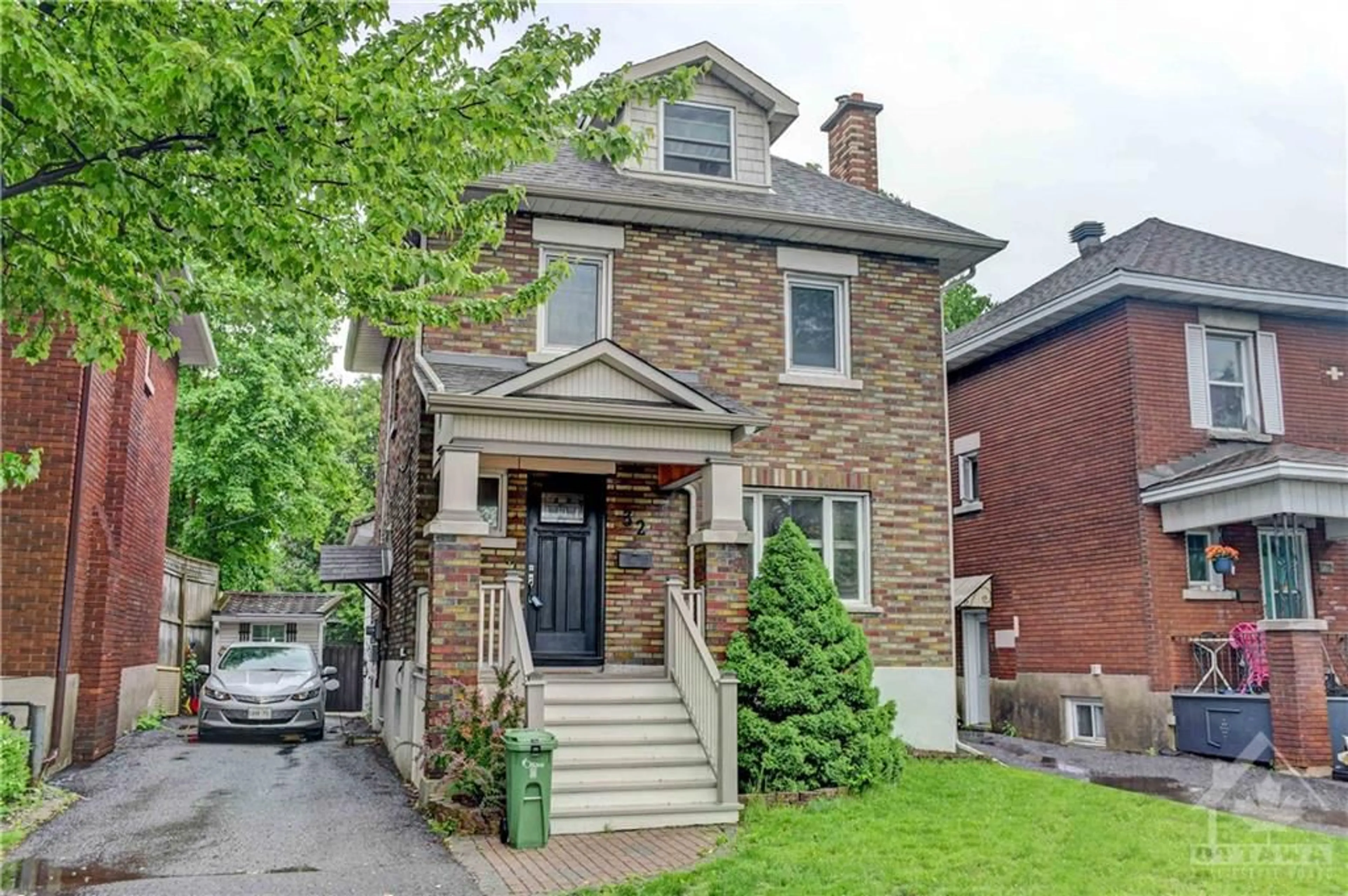 Home with brick exterior material for 32 GLENDALE Ave, Ottawa Ontario K1S 1W4