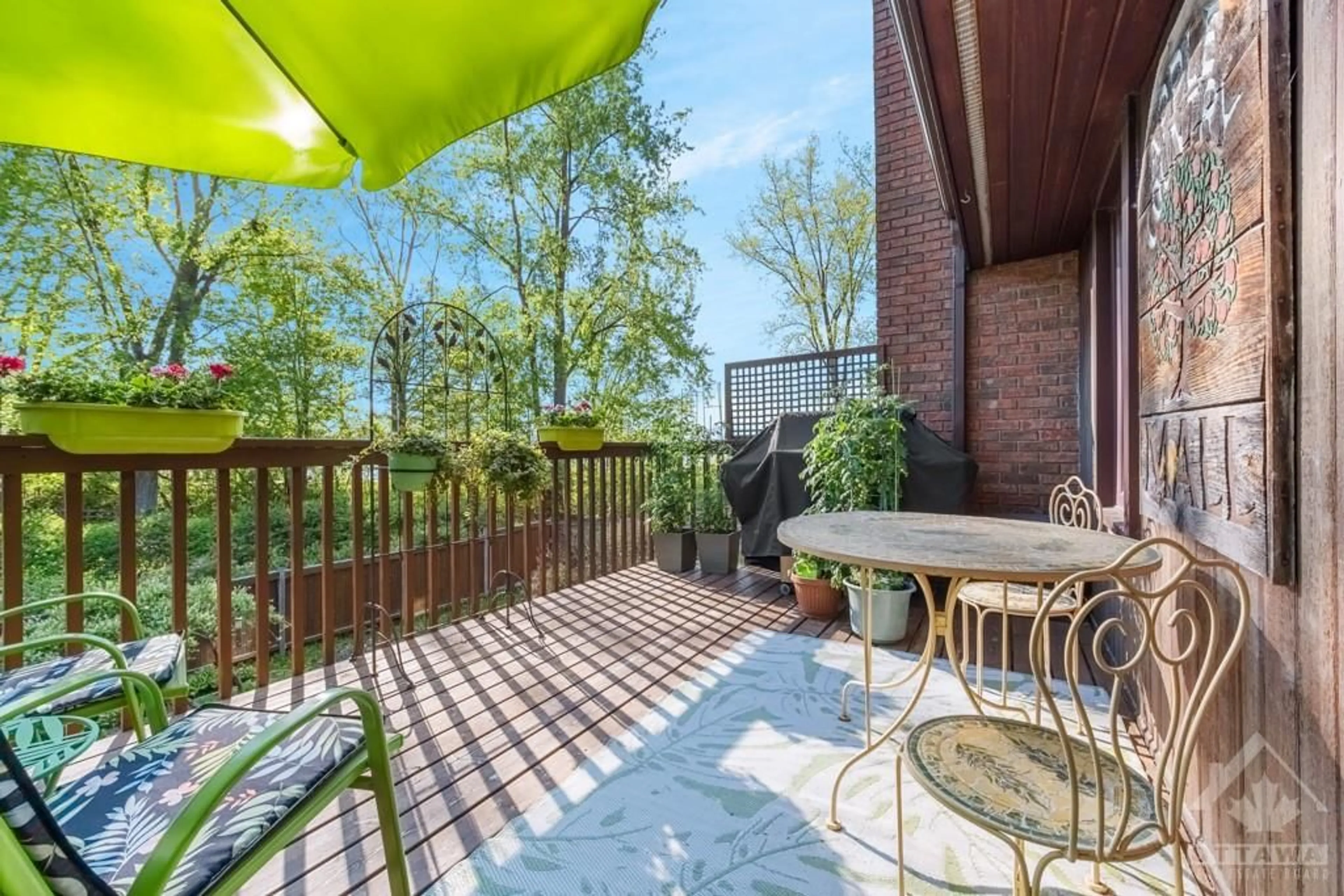 Patio for 4C OAKLEY Ave, Ottawa Ontario K2B 6M6