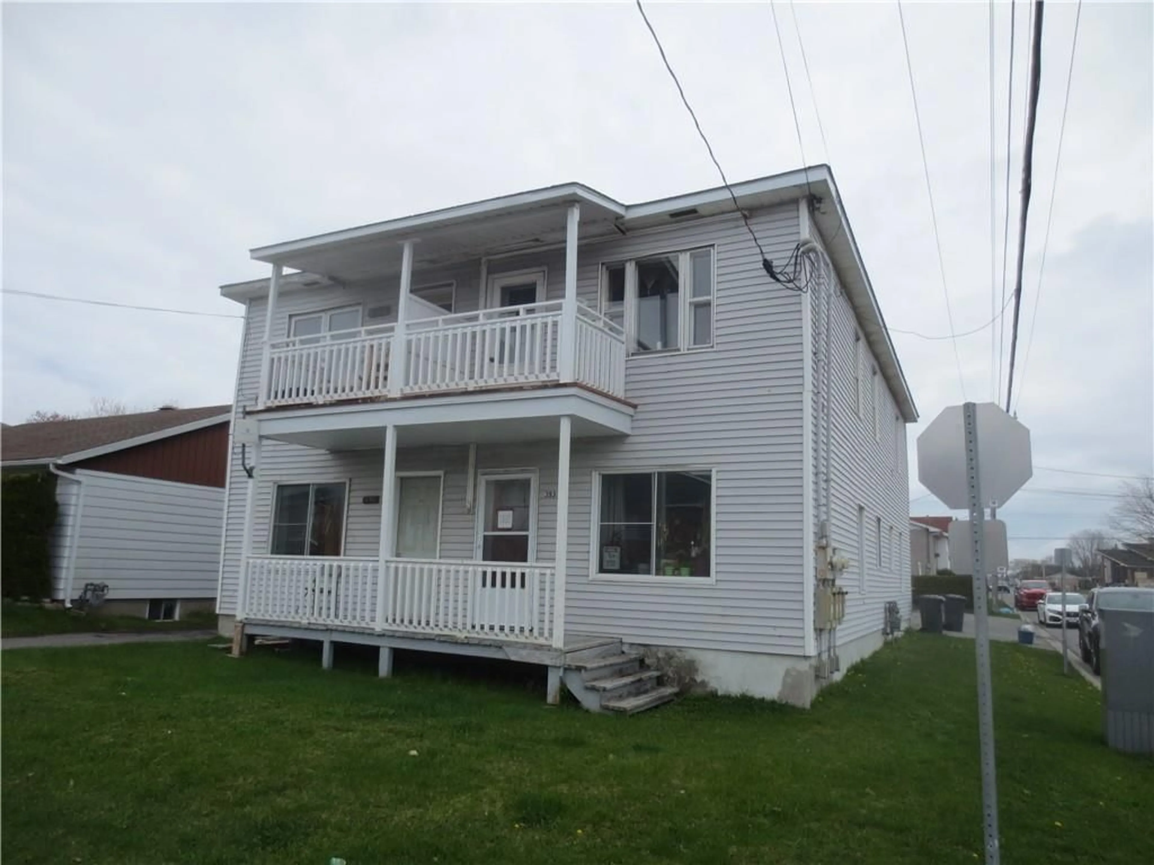 Frontside or backside of a home for 389-395 CHAMPLAIN St, Hawkesbury Ontario K6H 2C2