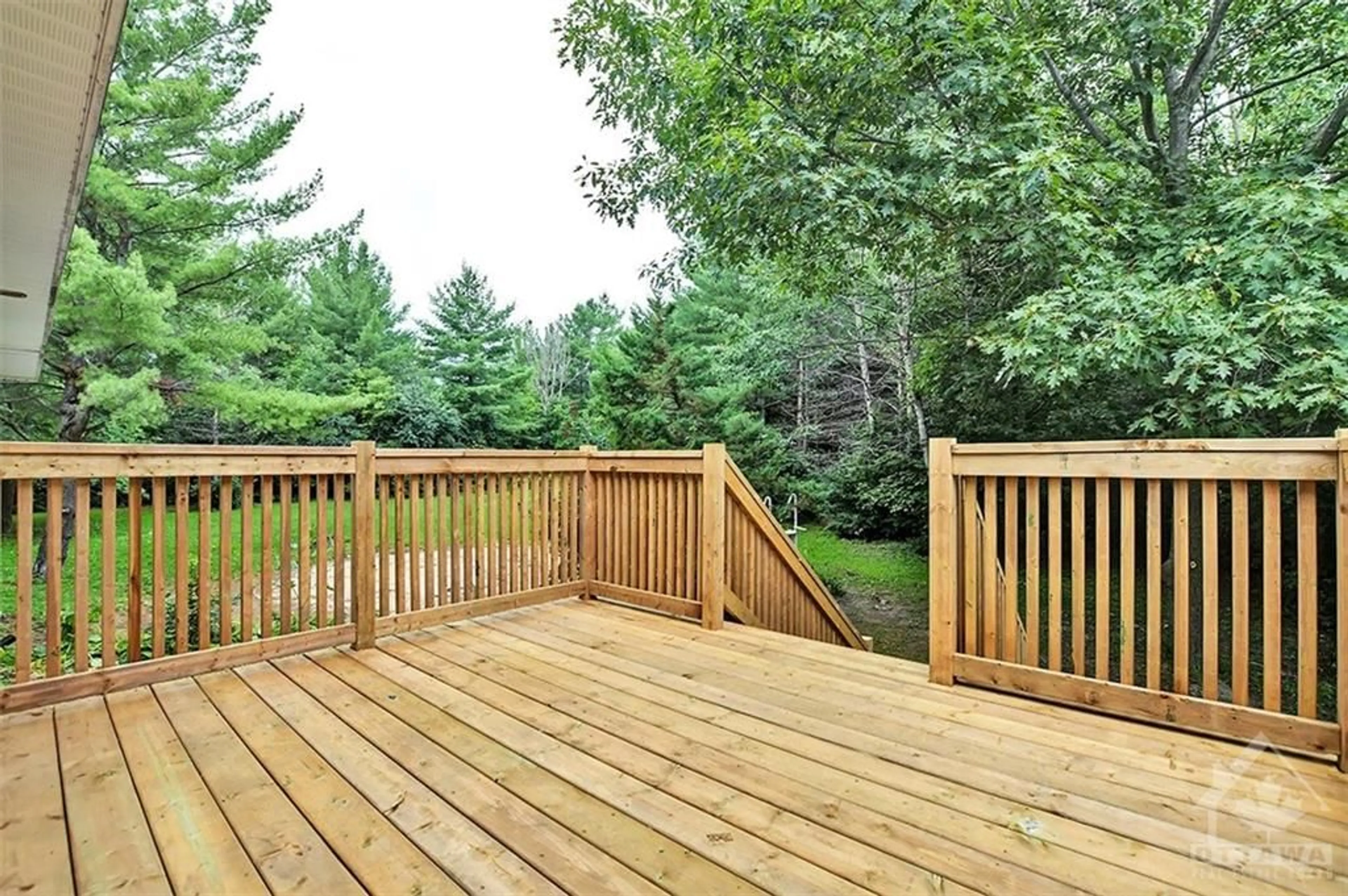 Patio for 665 CAMERON HARVEY Dr, Ottawa Ontario K2K 1X7