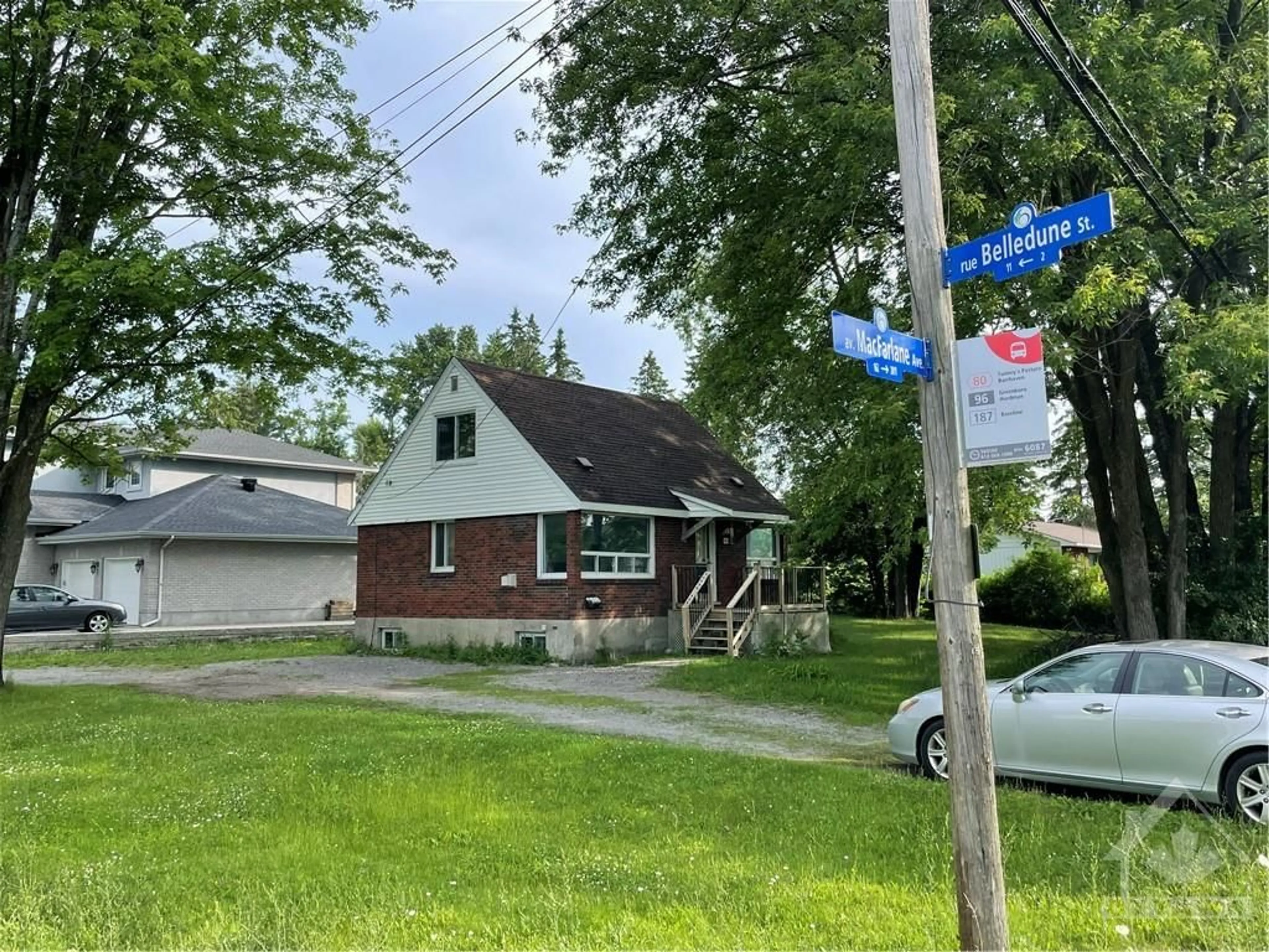 Frontside or backside of a home for 162 MACFARLANE Rd, Ottawa Ontario K2E 6V9
