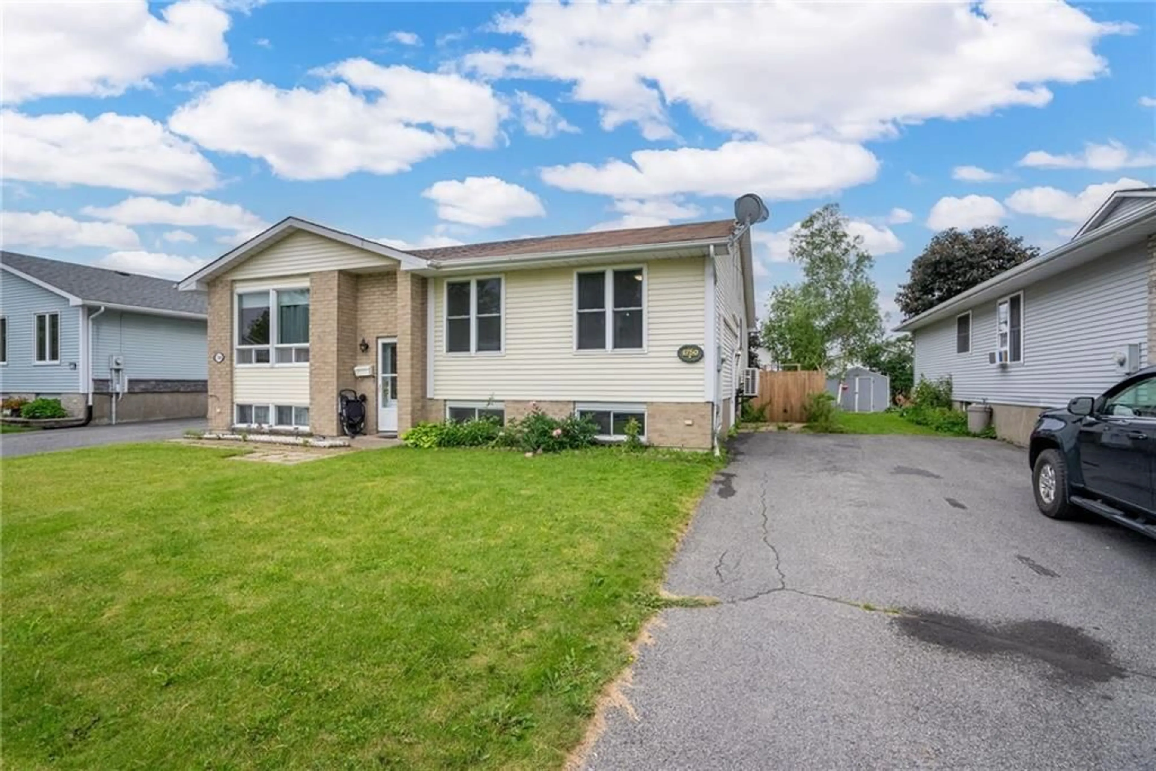 Frontside or backside of a home for 1750 BRANCH Dr, Cornwall Ontario K6J 5S5