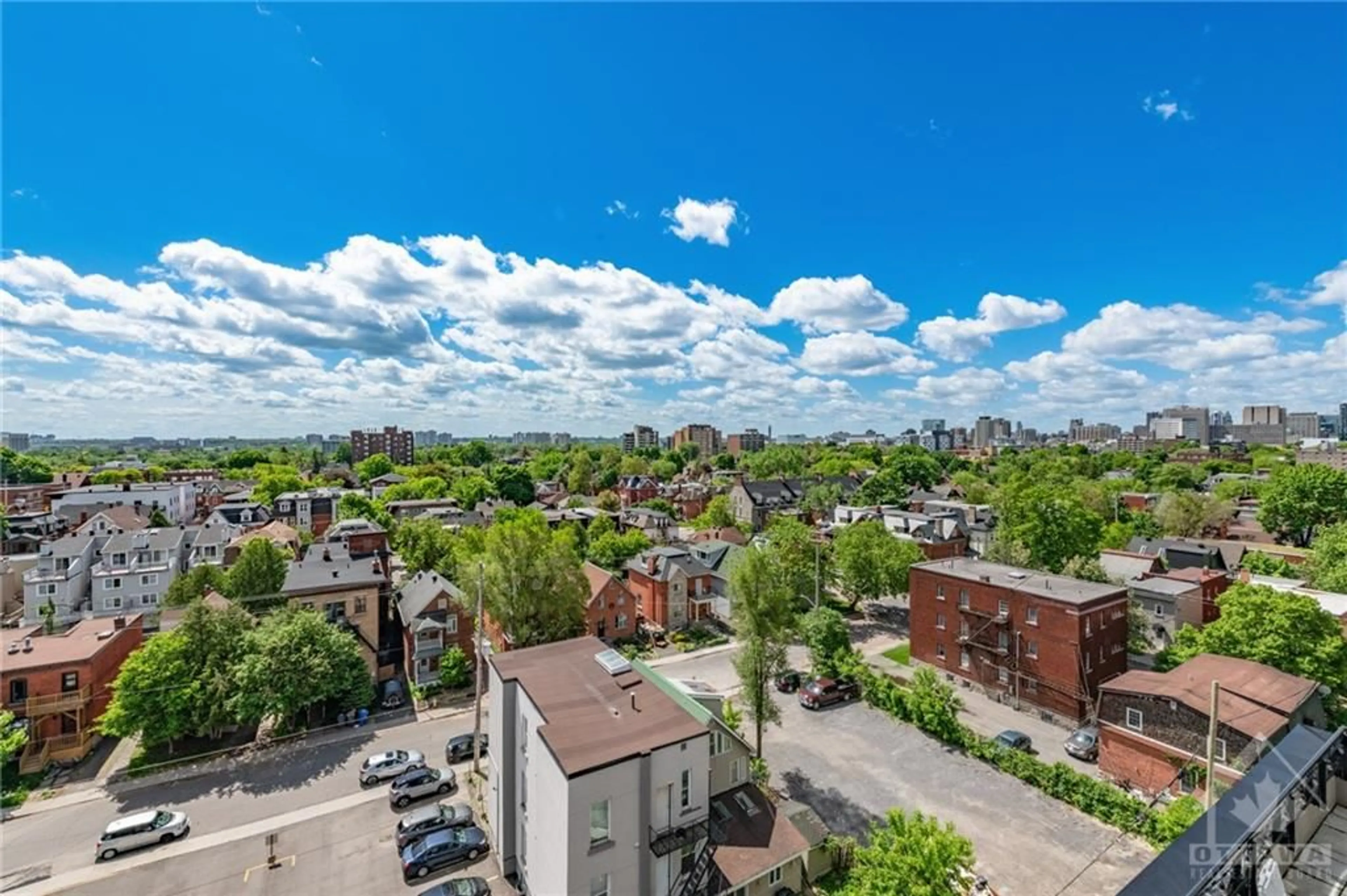 A pic from exterior of the house or condo, the street view for 560 RIDEAU St #614, Ottawa Ontario K1N 0G3