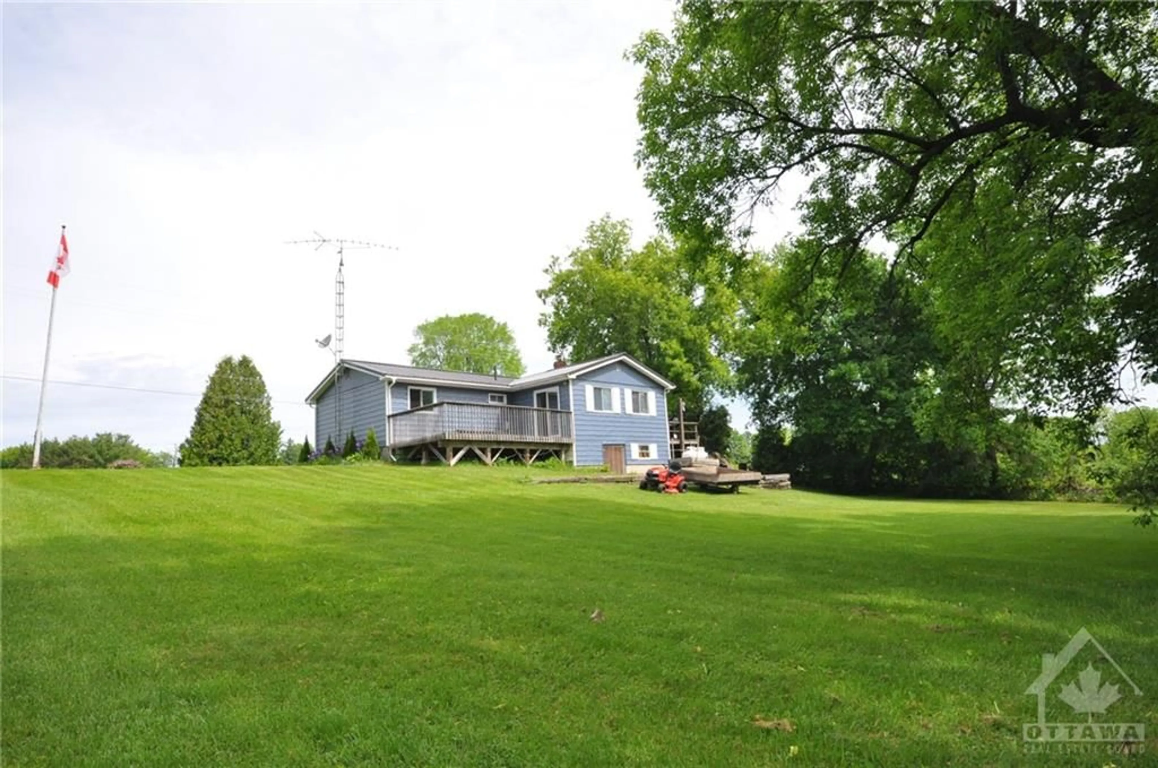 Outside view for 1408 COUNTY ROAD 8 Rd, Elgin Ontario K0G 1E0