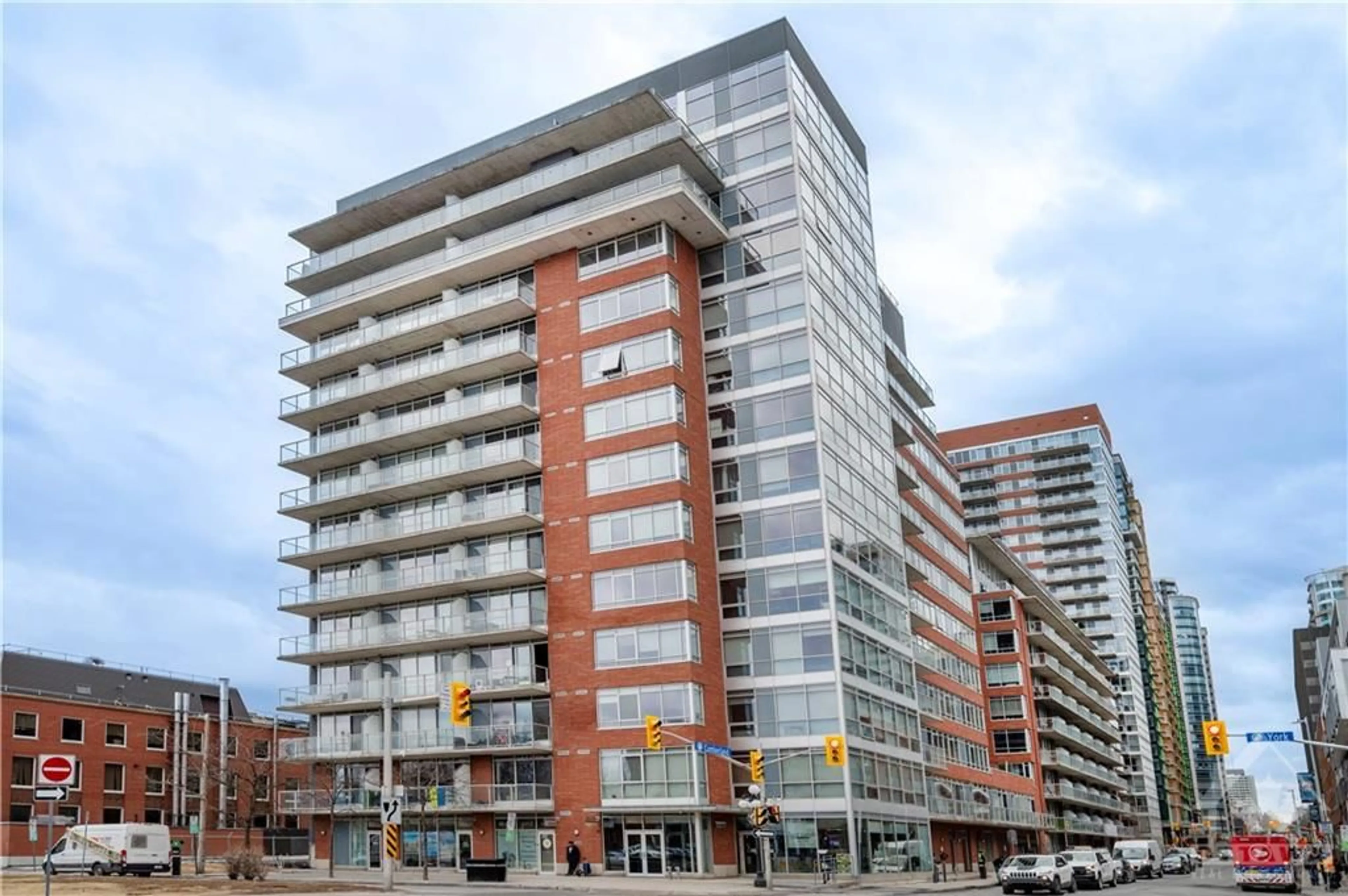 A pic from exterior of the house or condo for 180 YORK St #705, Ottawa Ontario K1N 1J6