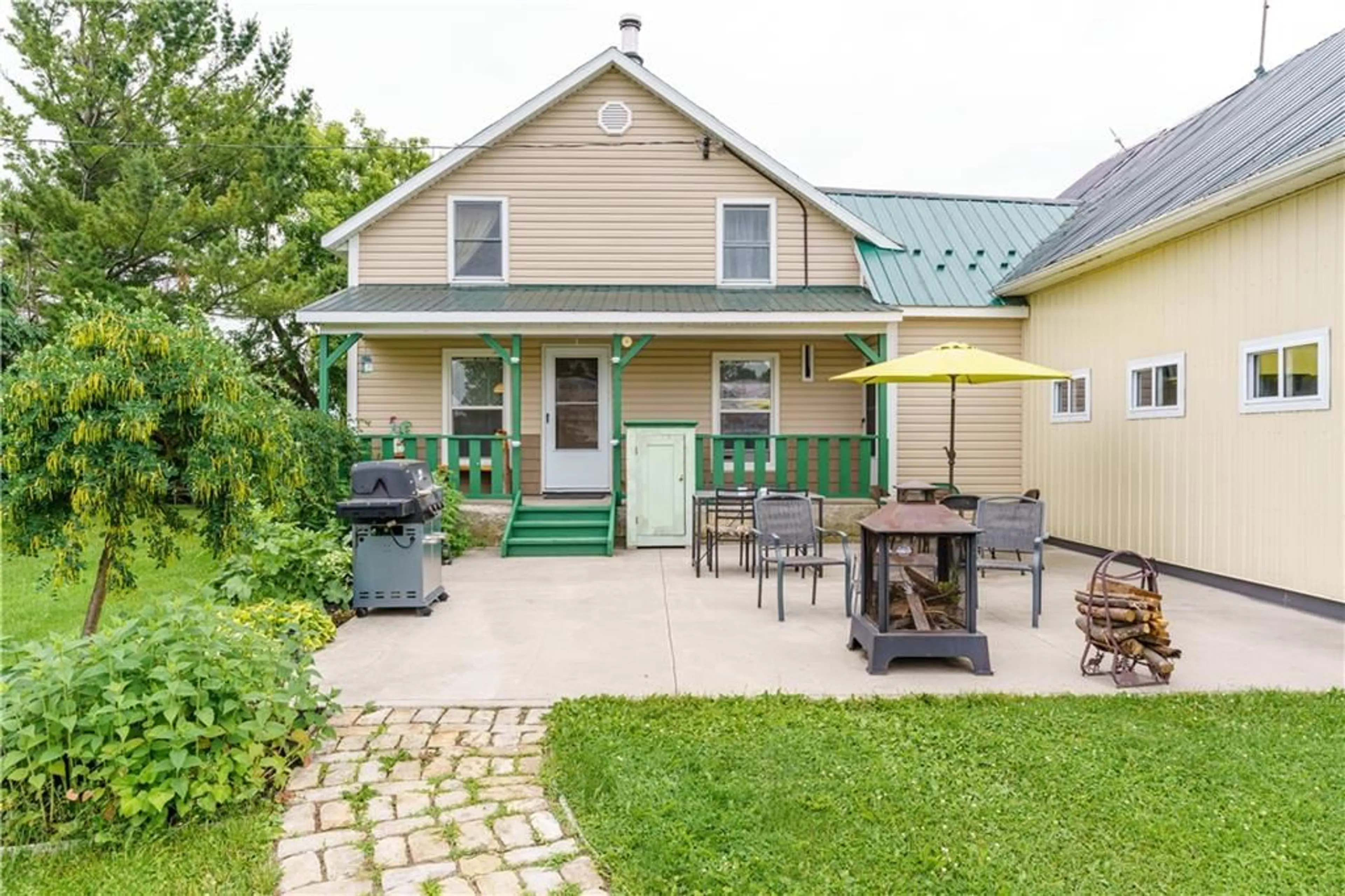 Patio for 16435 FOURTH Rd, Avonmore Ontario K0C 1C0