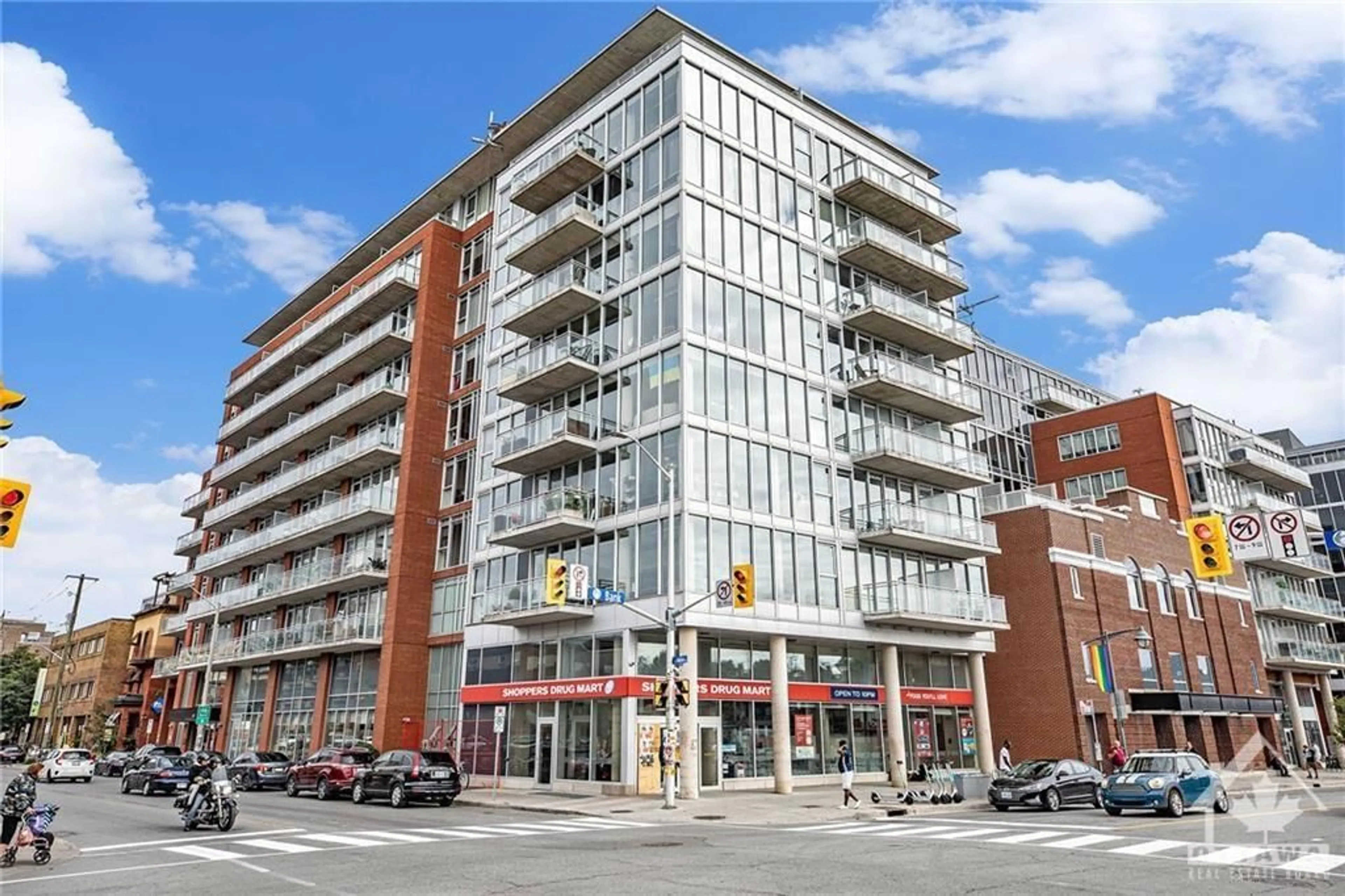 A pic from exterior of the house or condo for 354 GLADSTONE Ave #516, Ottawa Ontario K2P 0R4