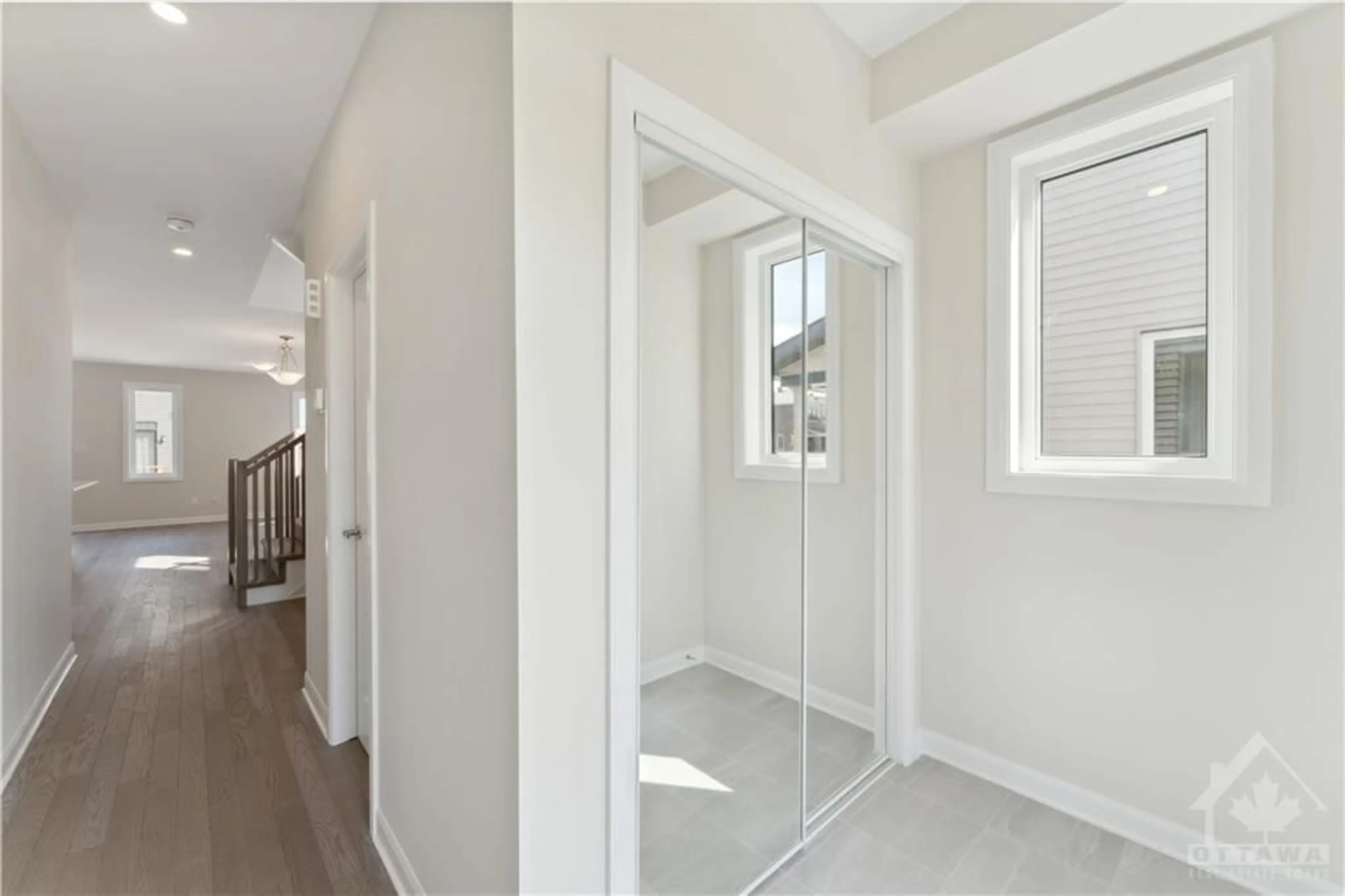 Indoor entryway for 68 OSLER St, Kanata Ontario K2W 0M1