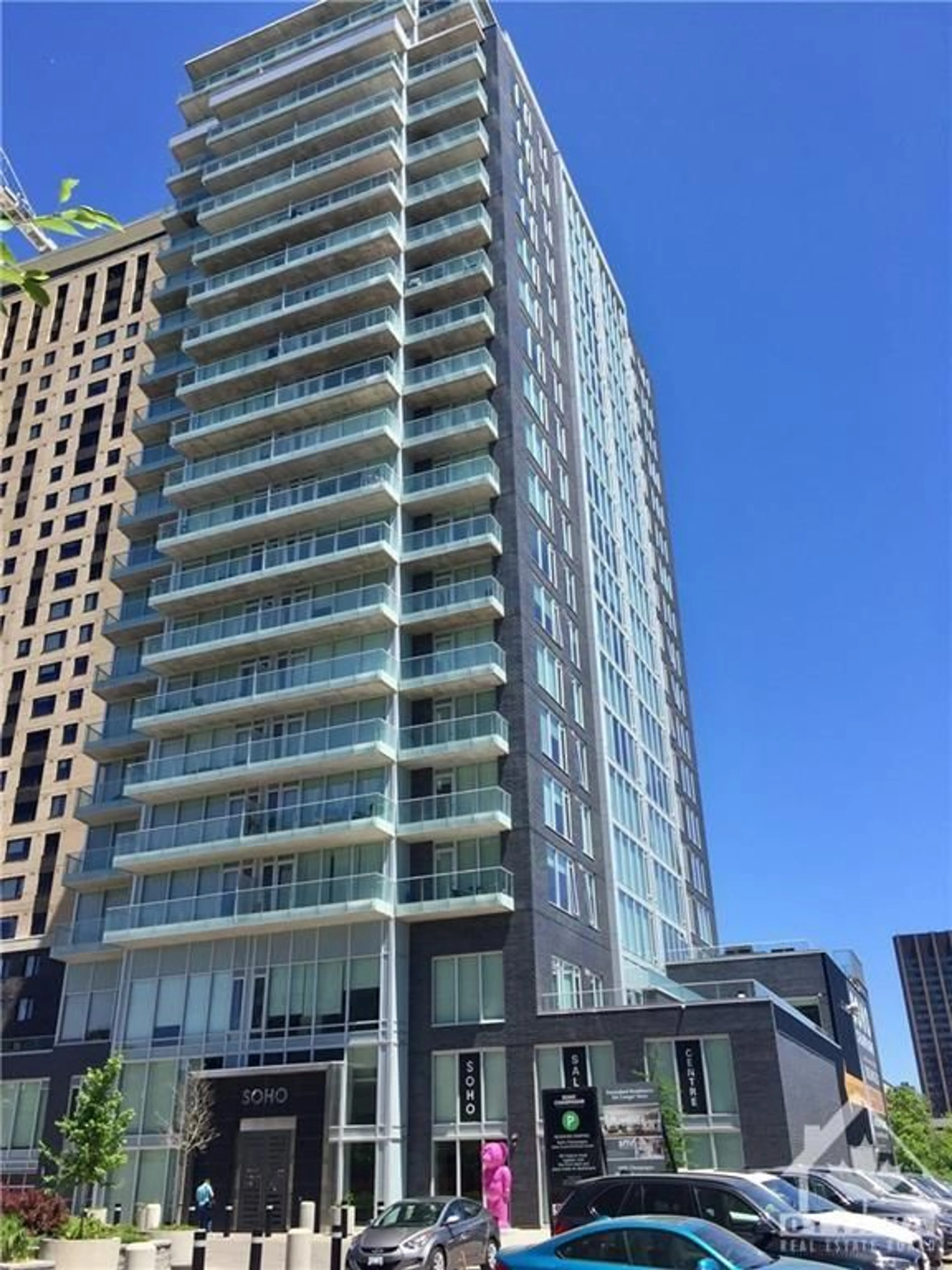 A pic from exterior of the house or condo for 111 CHAMPAGNE Ave #1207, Ottawa Ontario K1S 5V3