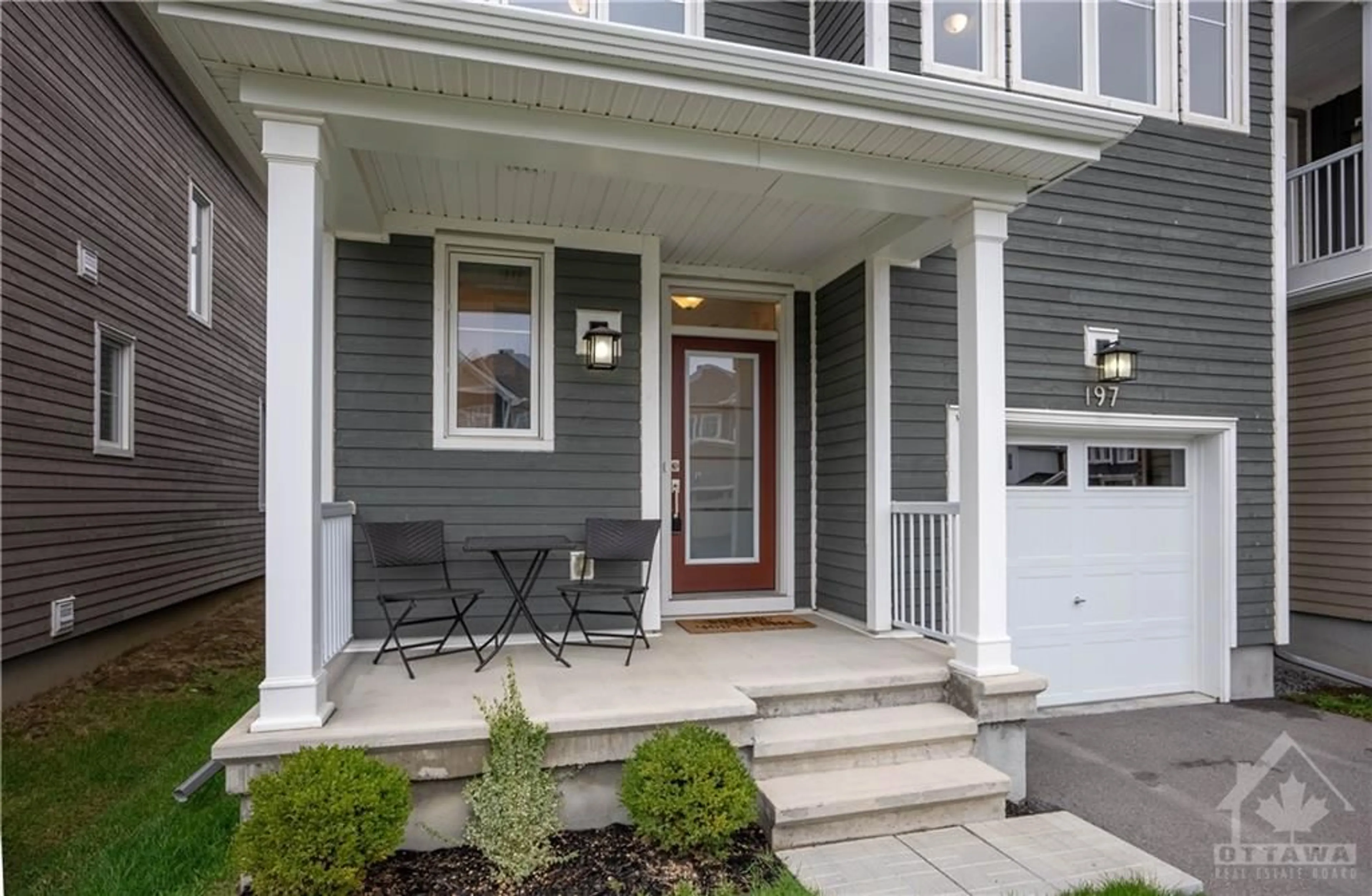 Indoor entryway for 197 EQUITATION Cir, Ottawa Ontario K0A 2Z0