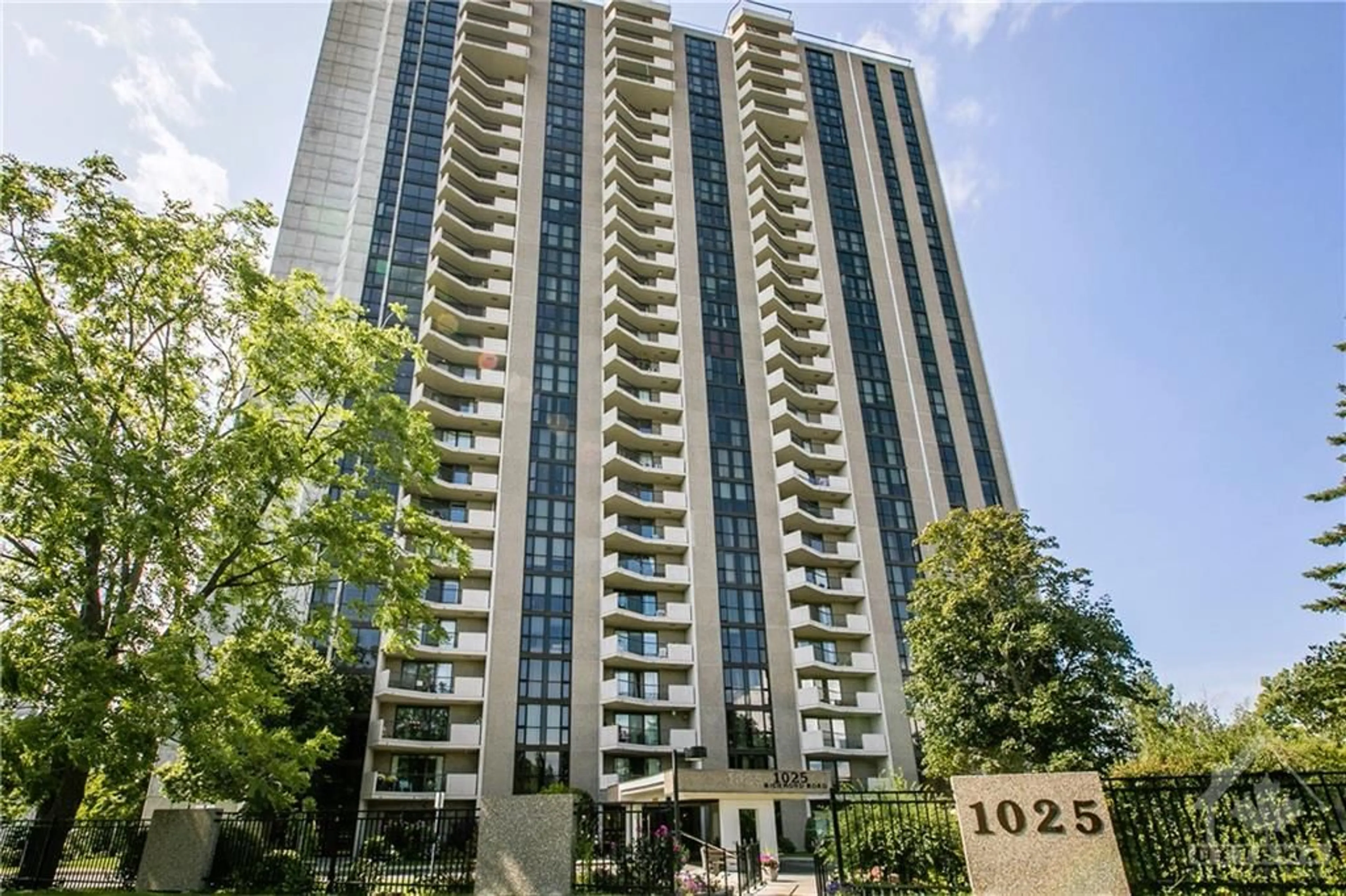 A pic from exterior of the house or condo for 1025 RICHMOND Rd #2601, Ottawa Ontario K2B 8G8
