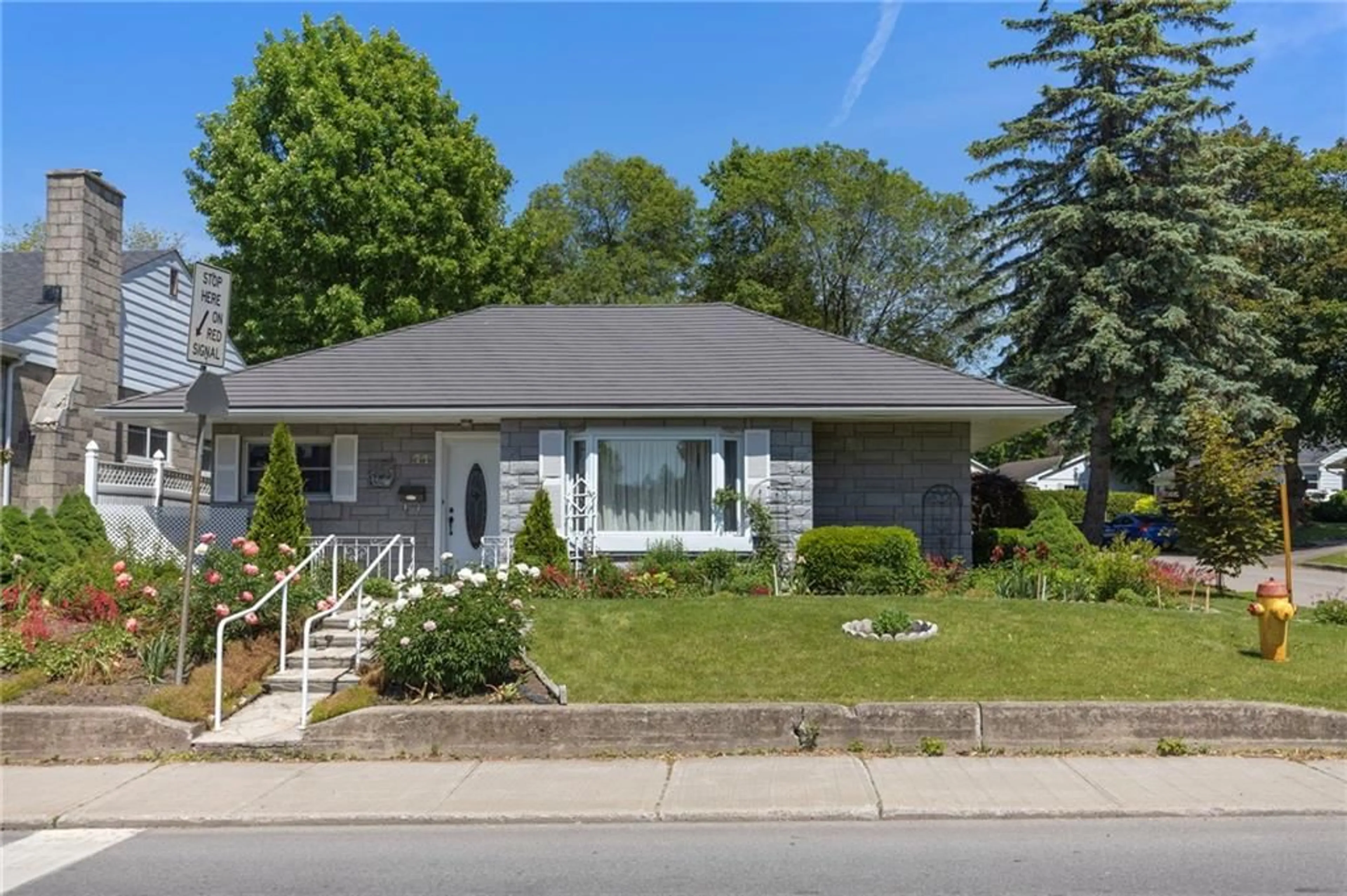 Frontside or backside of a home for 77 NORTH AUGUSTA Rd, Brockville Ontario K6V 2X8