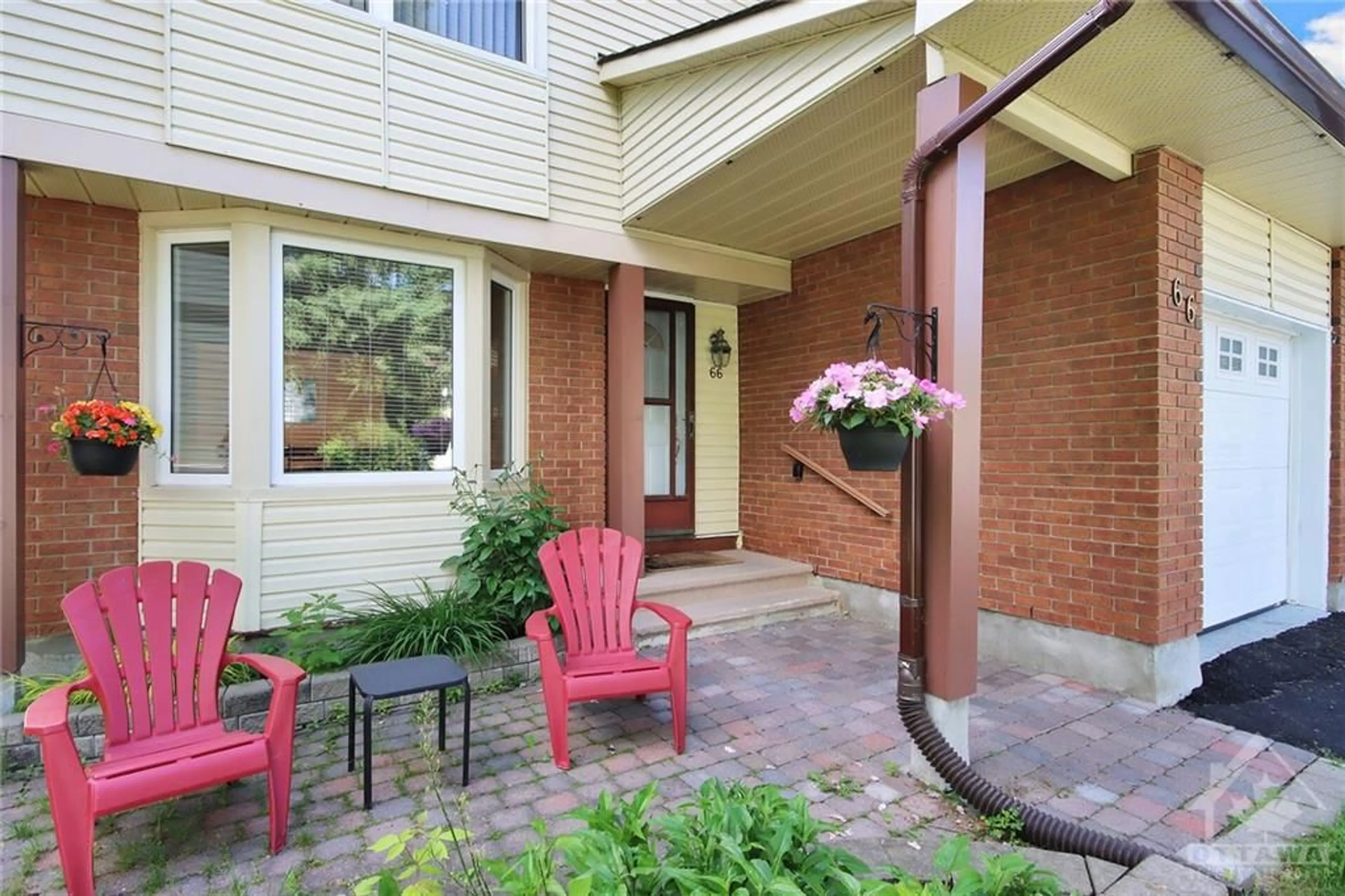 Patio for 66 FIELDGATE Dr, Nepean Ontario K2J 1T9