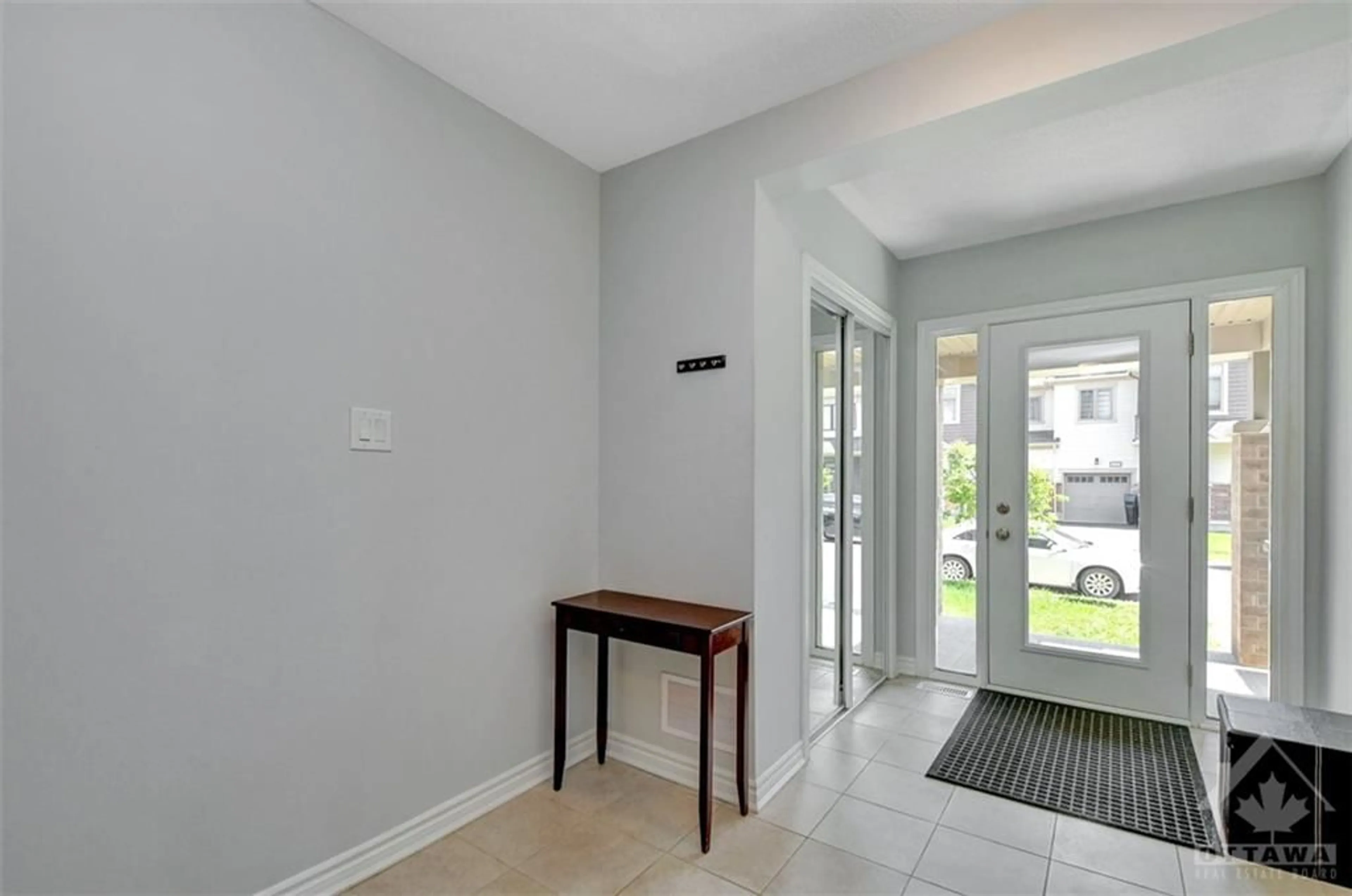 Indoor entryway for 580 CATLEAF Row, Orleans Ontario K4A 5J4