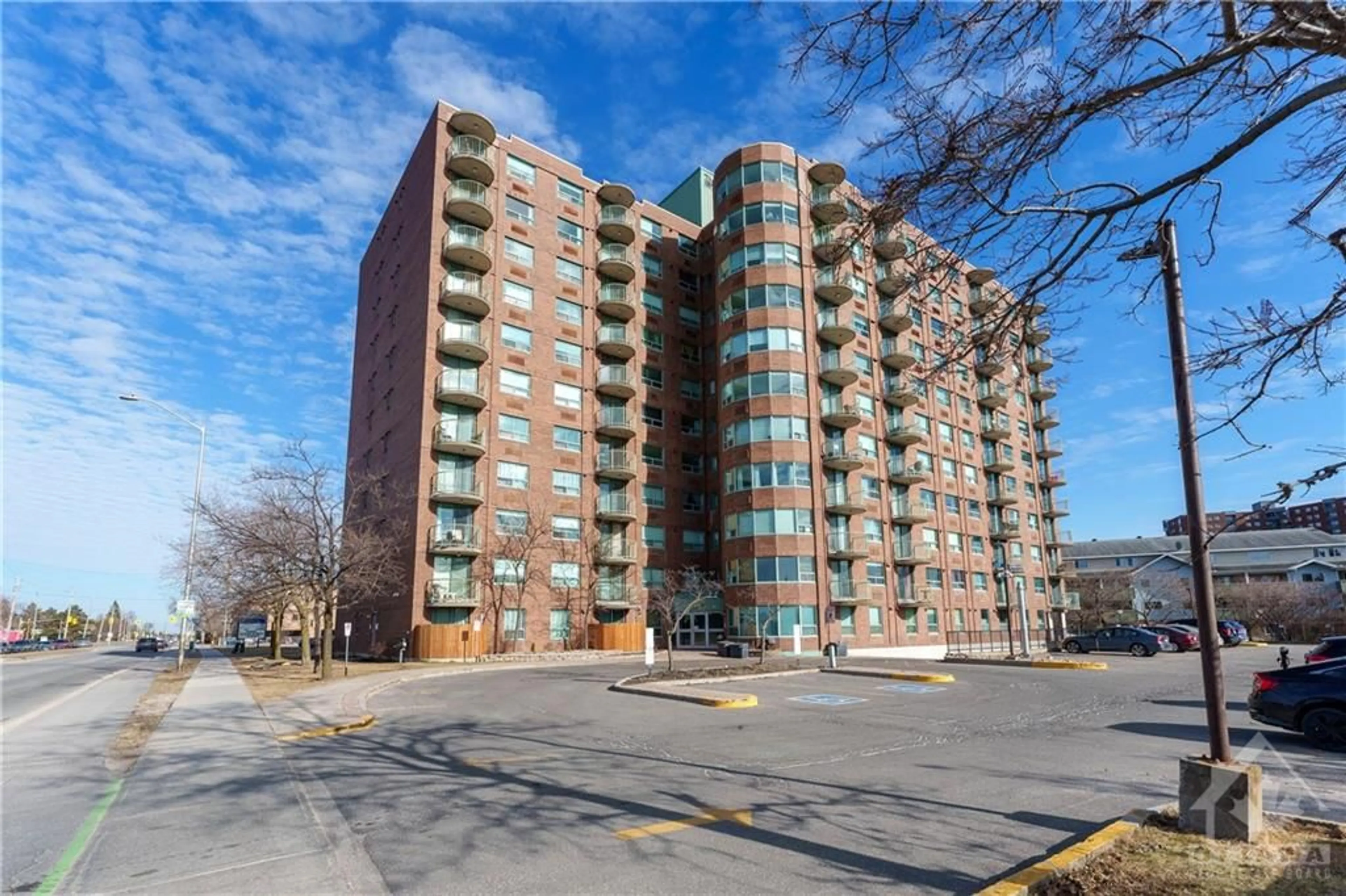 A pic from exterior of the house or condo for 1440 HERON Rd #709, Ottawa Ontario K1V 0X2