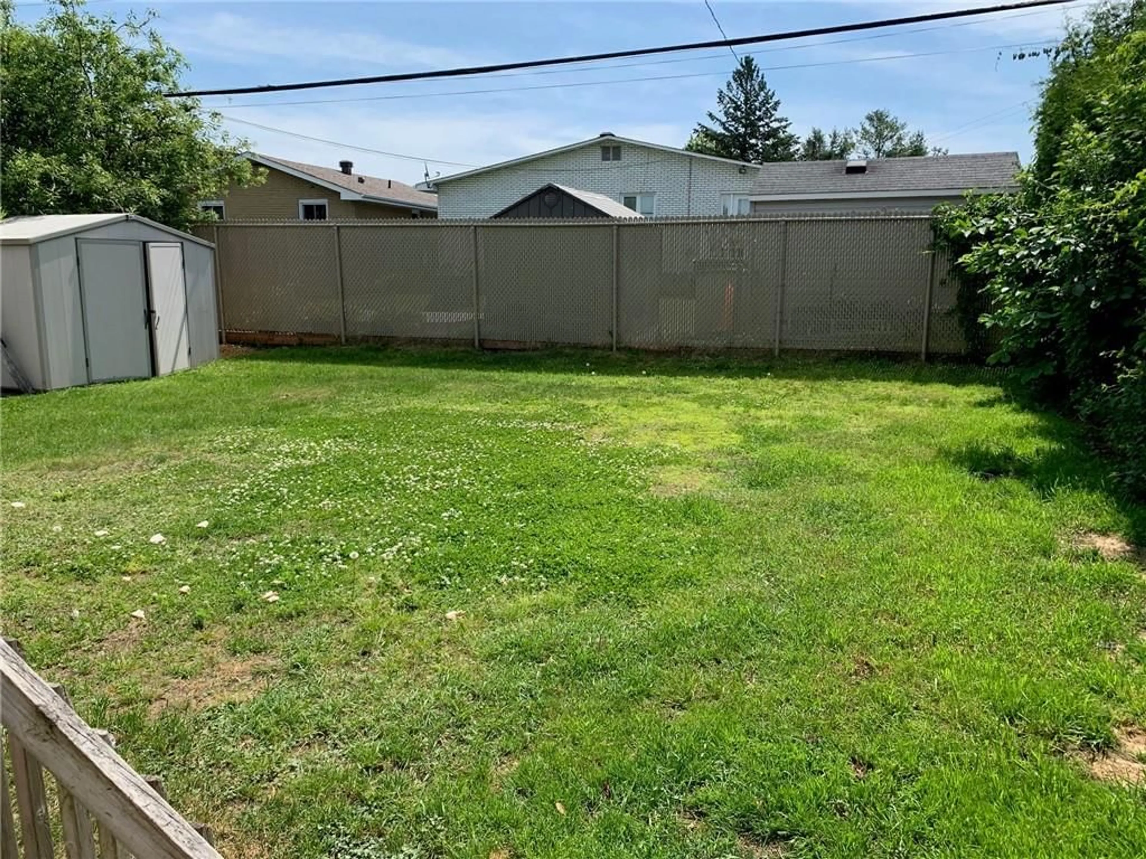 Fenced yard for 752 LAFLECHE Rd, Hawkesbury Ontario K6A 1N5