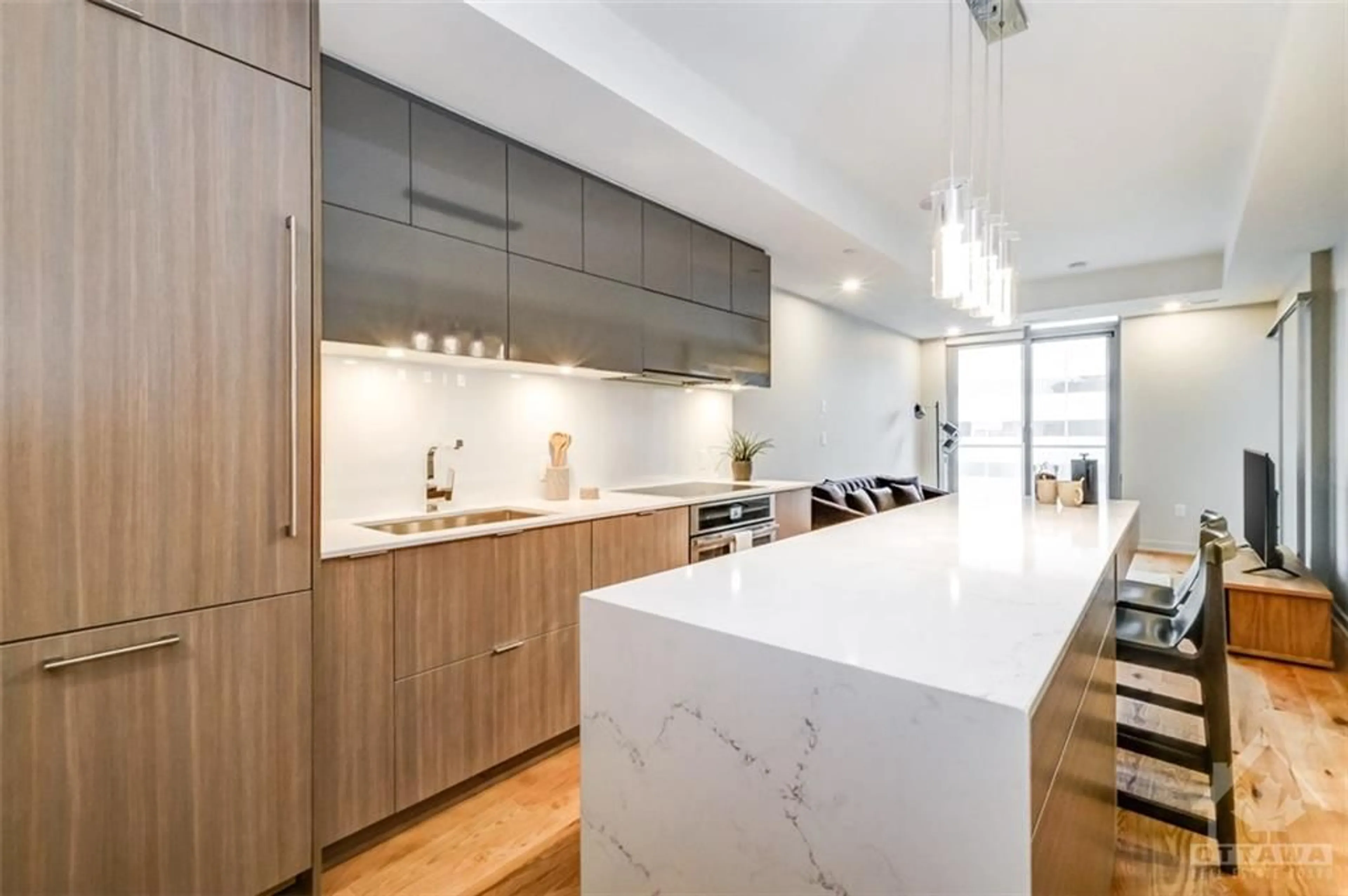 Contemporary kitchen, wood floors for 101 QUEEN St #1407, Ottawa Ontario K1P 5C7