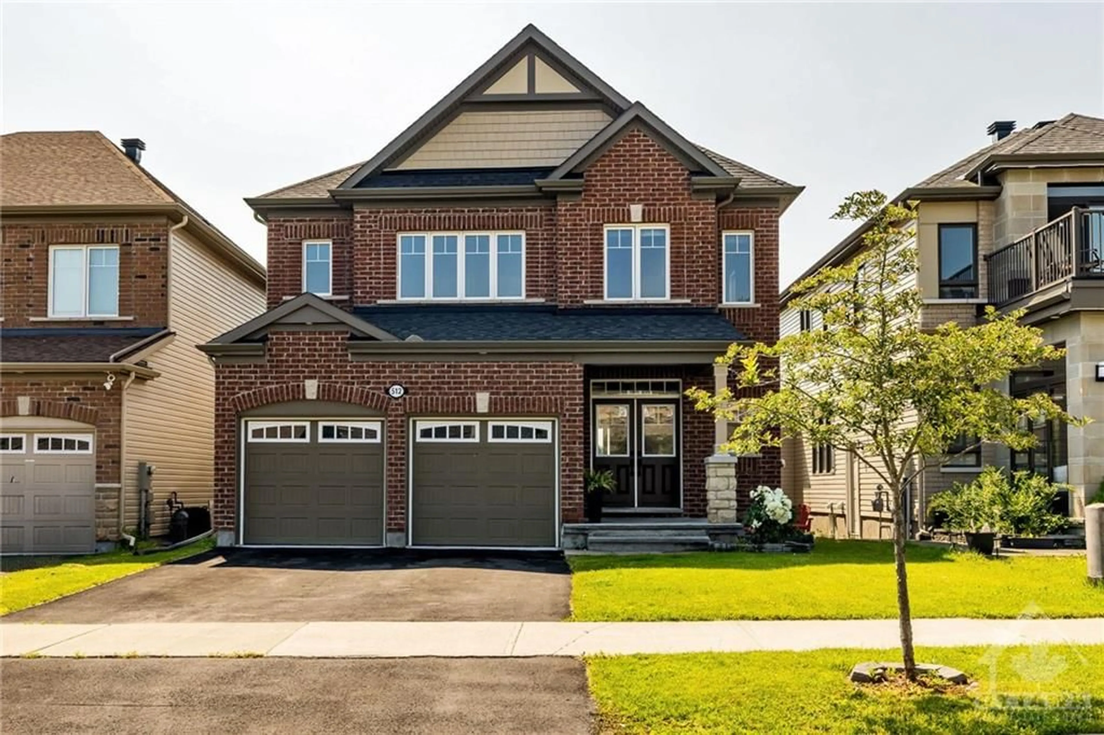 Home with brick exterior material for 512 PARADE Dr, Stittsville Ontario K2S 0X7