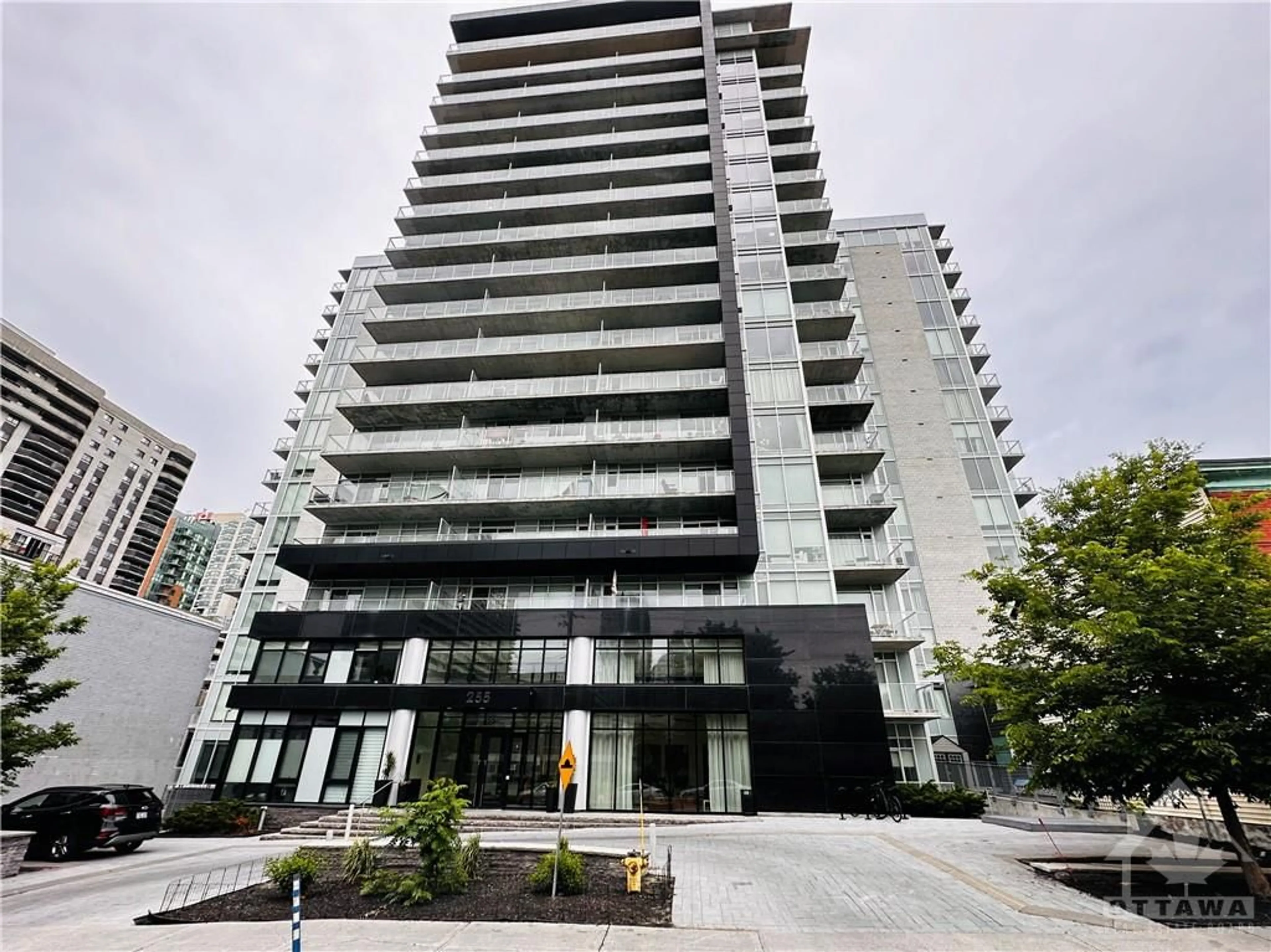 A pic from exterior of the house or condo for 255 BAY St #612, Ottawa Ontario K1R 0C5