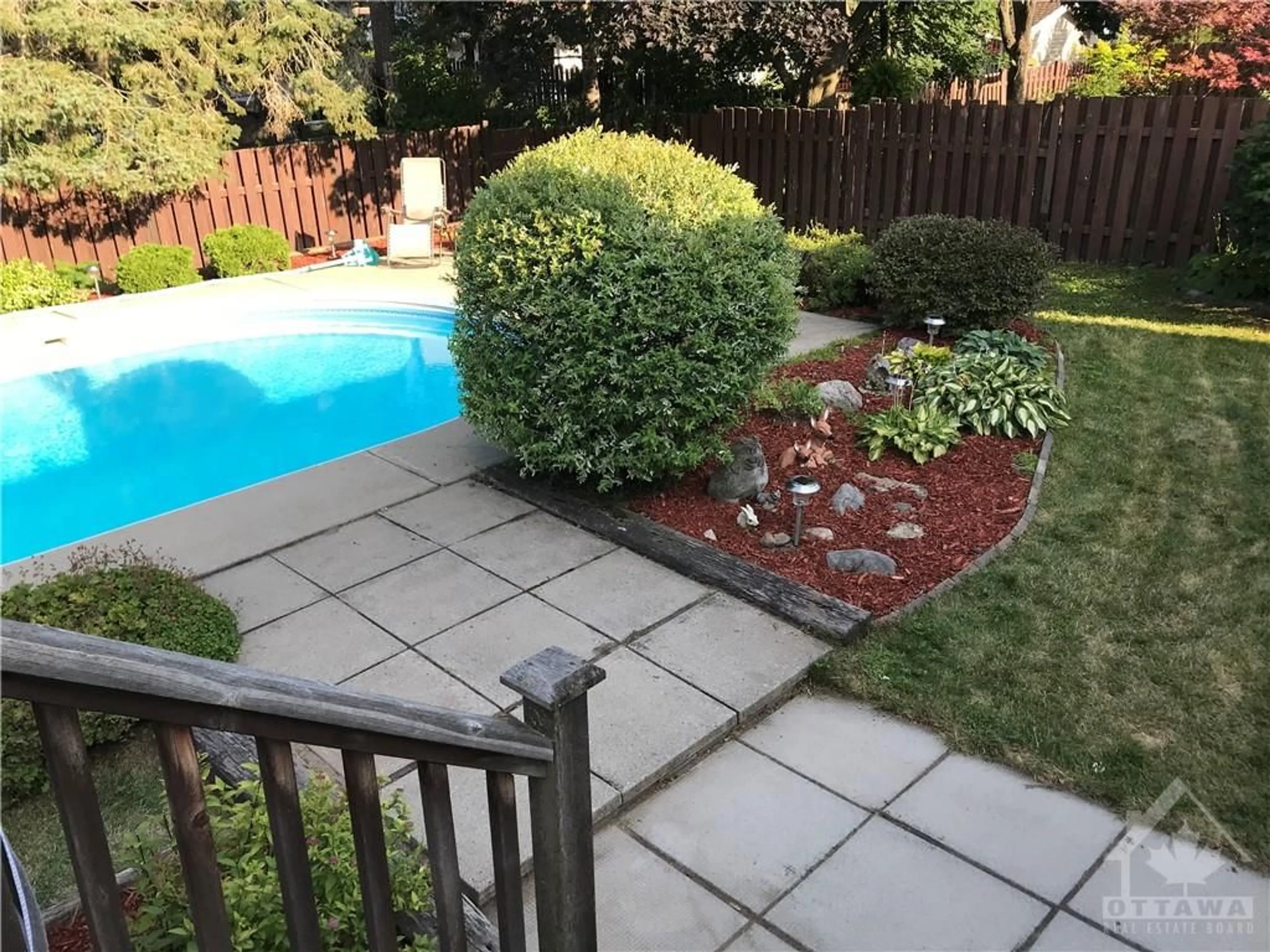 Patio for 11 IMPALA Cres, Ottawa Ontario K1V 9B7