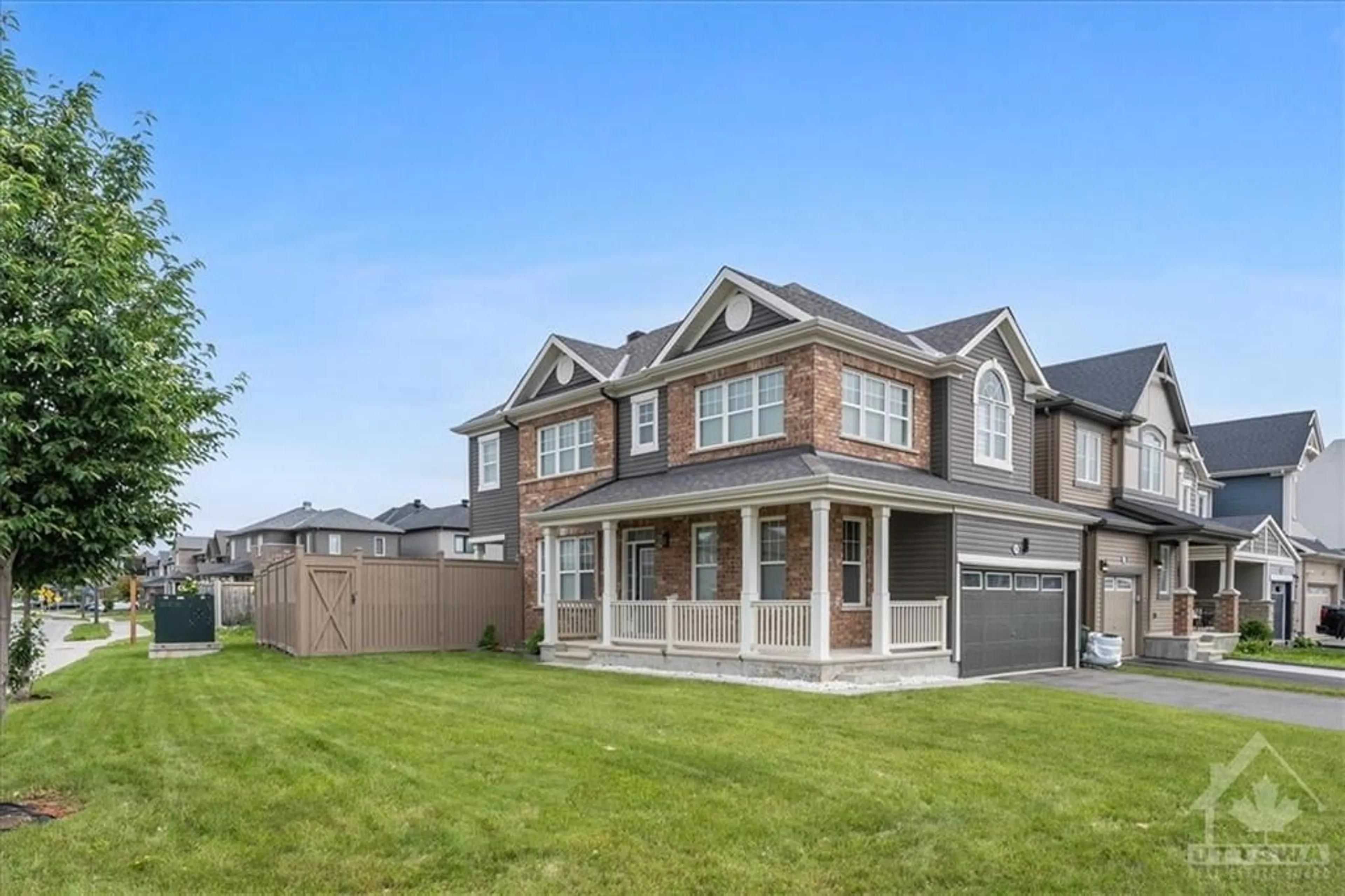 Frontside or backside of a home for 100 BARTONIA Cir, Orleans Ontario K4A 1E2