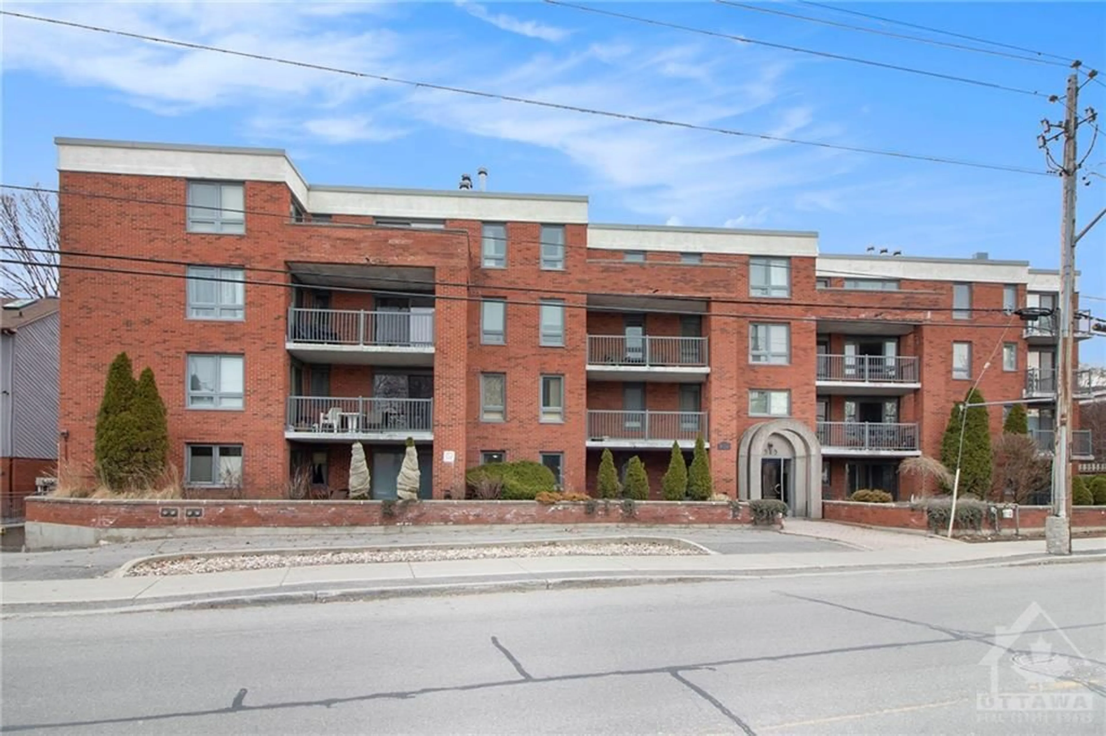 A pic from exterior of the house or condo for 939 NORTH RIVER Rd #104, Ottawa Ontario K1K 3V2