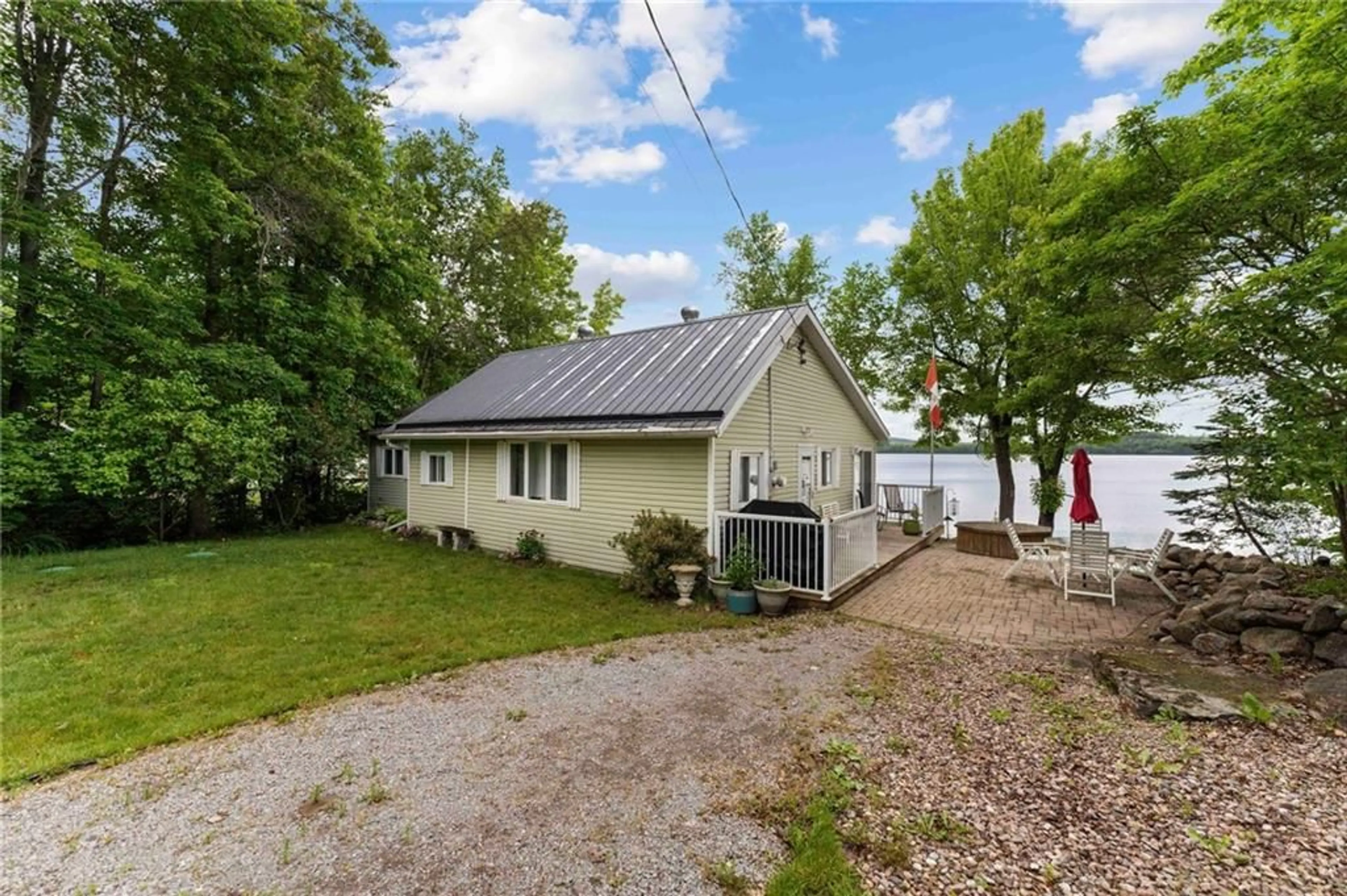 Cottage for 137 MUNDTS BAY Lane, Golden Lake Ontario K0J 1X0