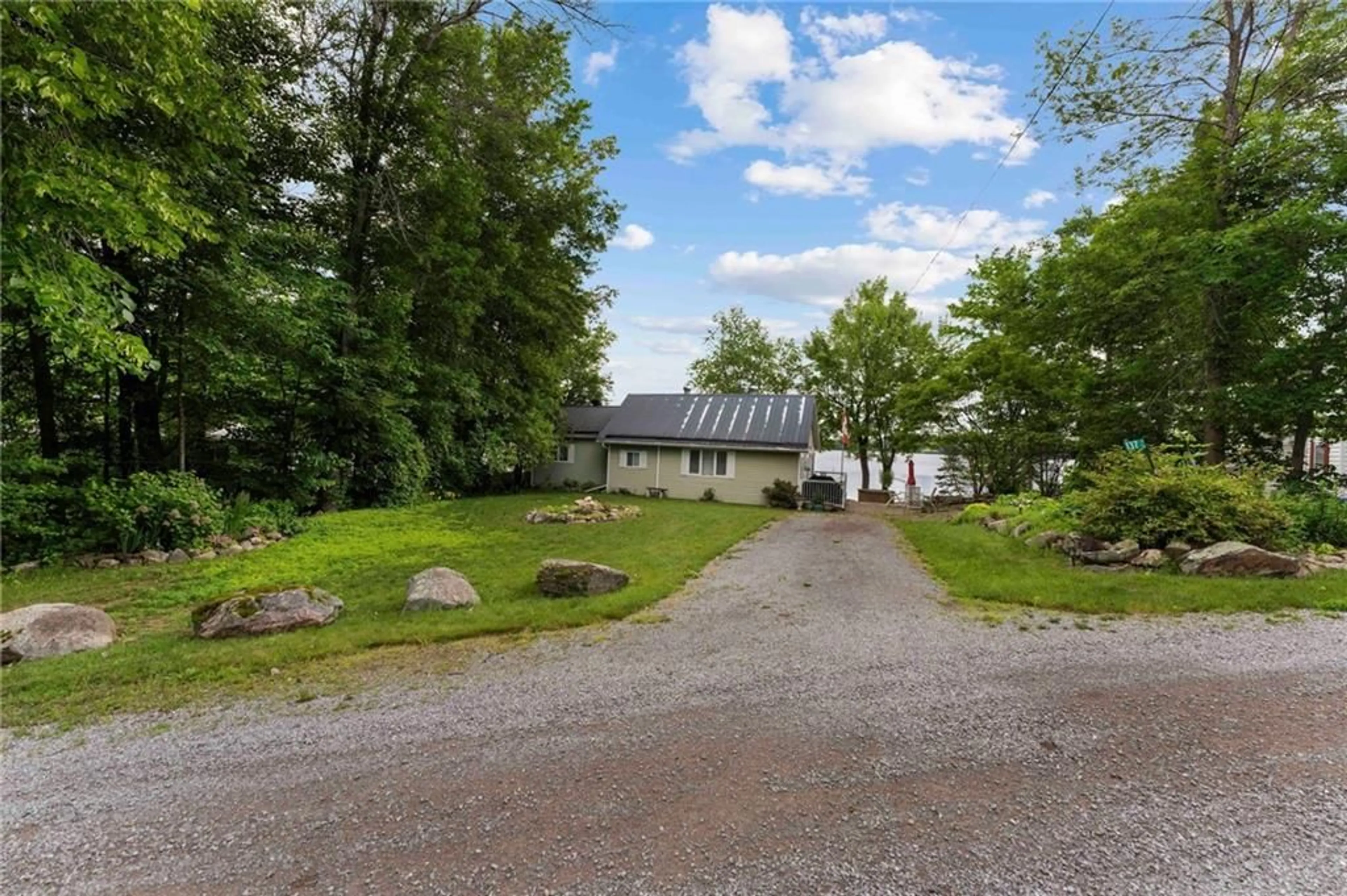 Cottage for 137 MUNDTS BAY Lane, Golden Lake Ontario K0J 1X0