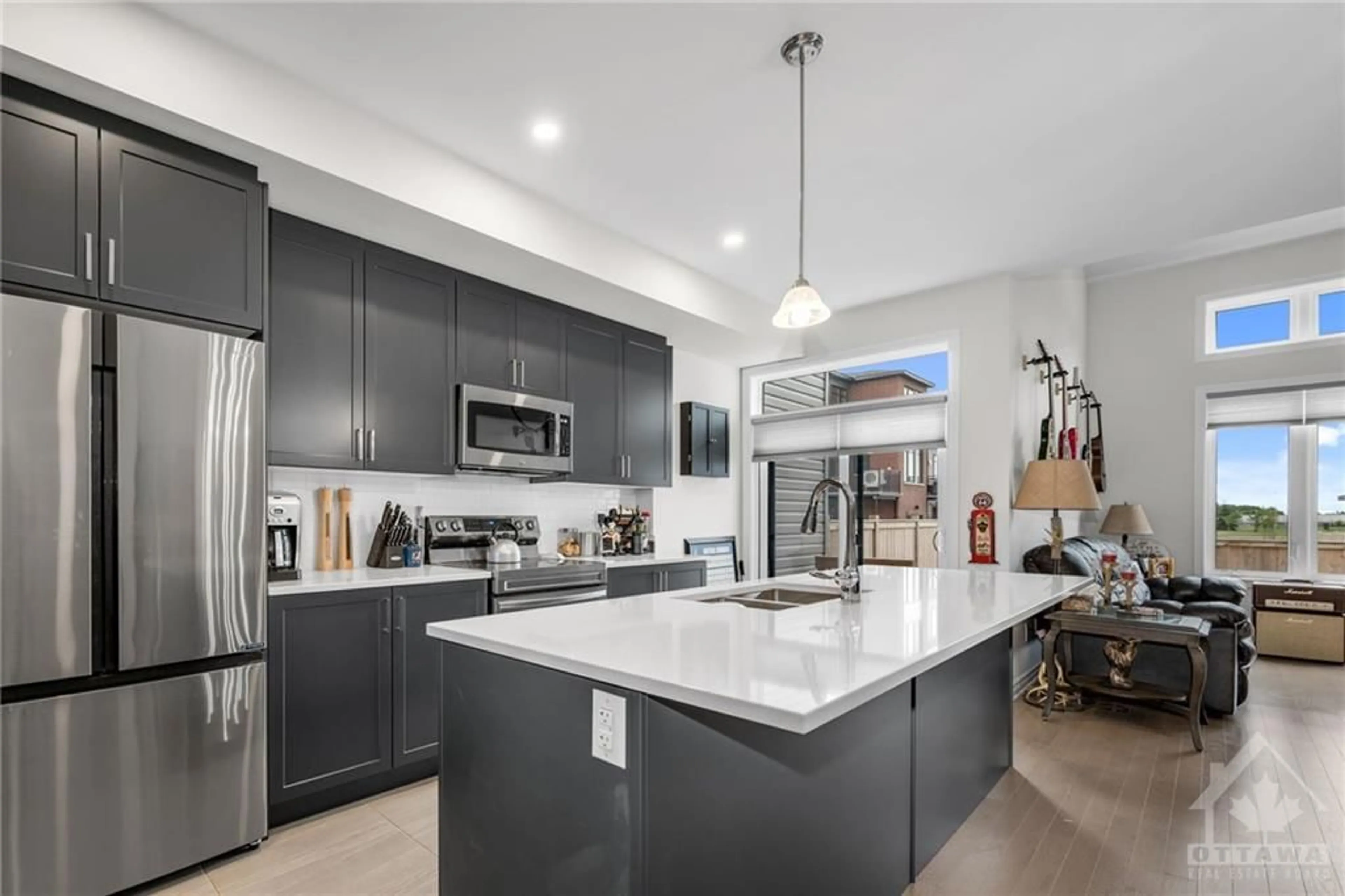 Contemporary kitchen for 946 SOCCA Cres, Ottawa Ontario K4A 5M1