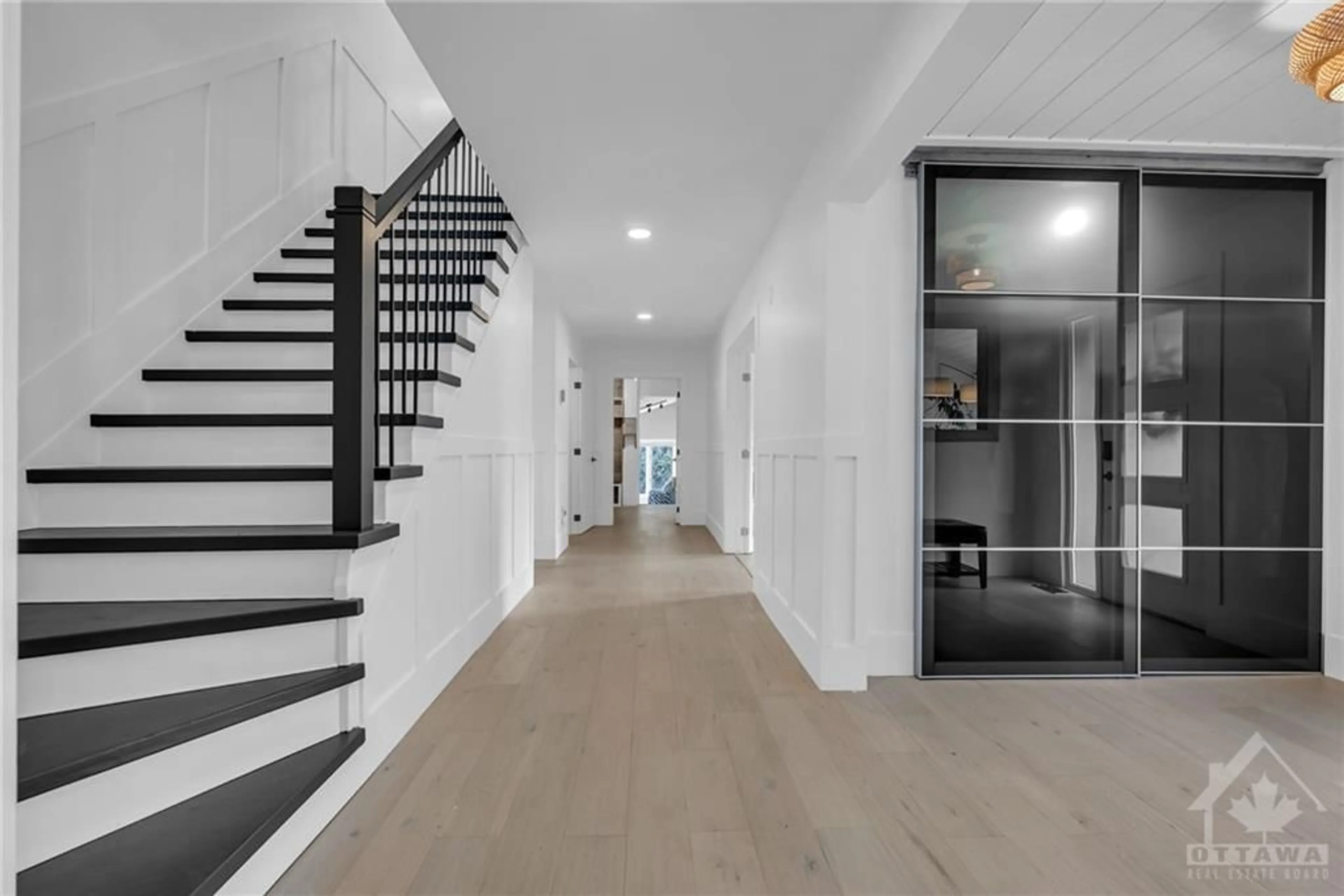 Indoor foyer, wood floors for 6463 ASTON Rd, Manotick Ontario K4M 1B3