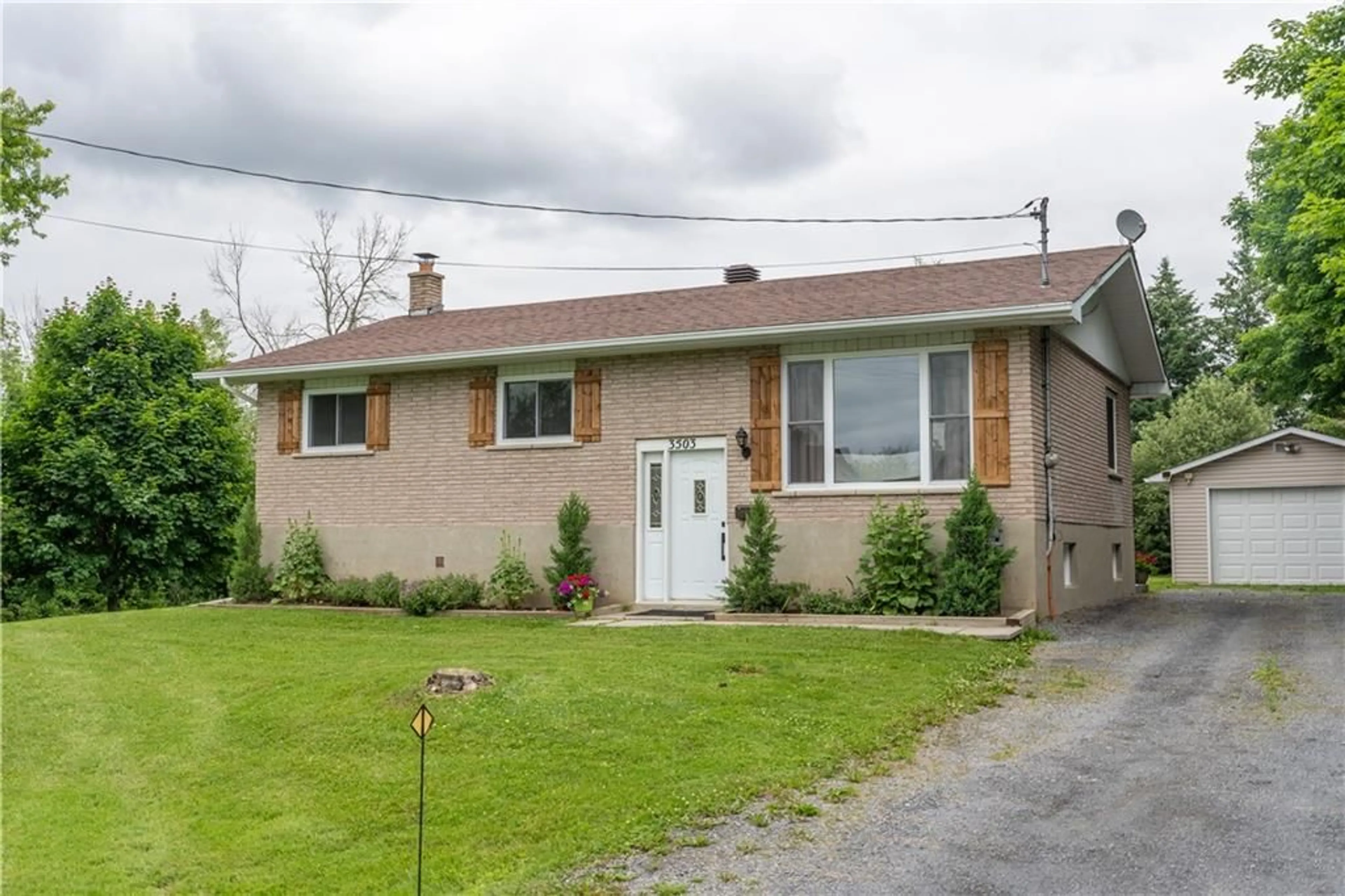 Frontside or backside of a home for 3503 BRUCE St, Cornwall Ontario K6K 1N4