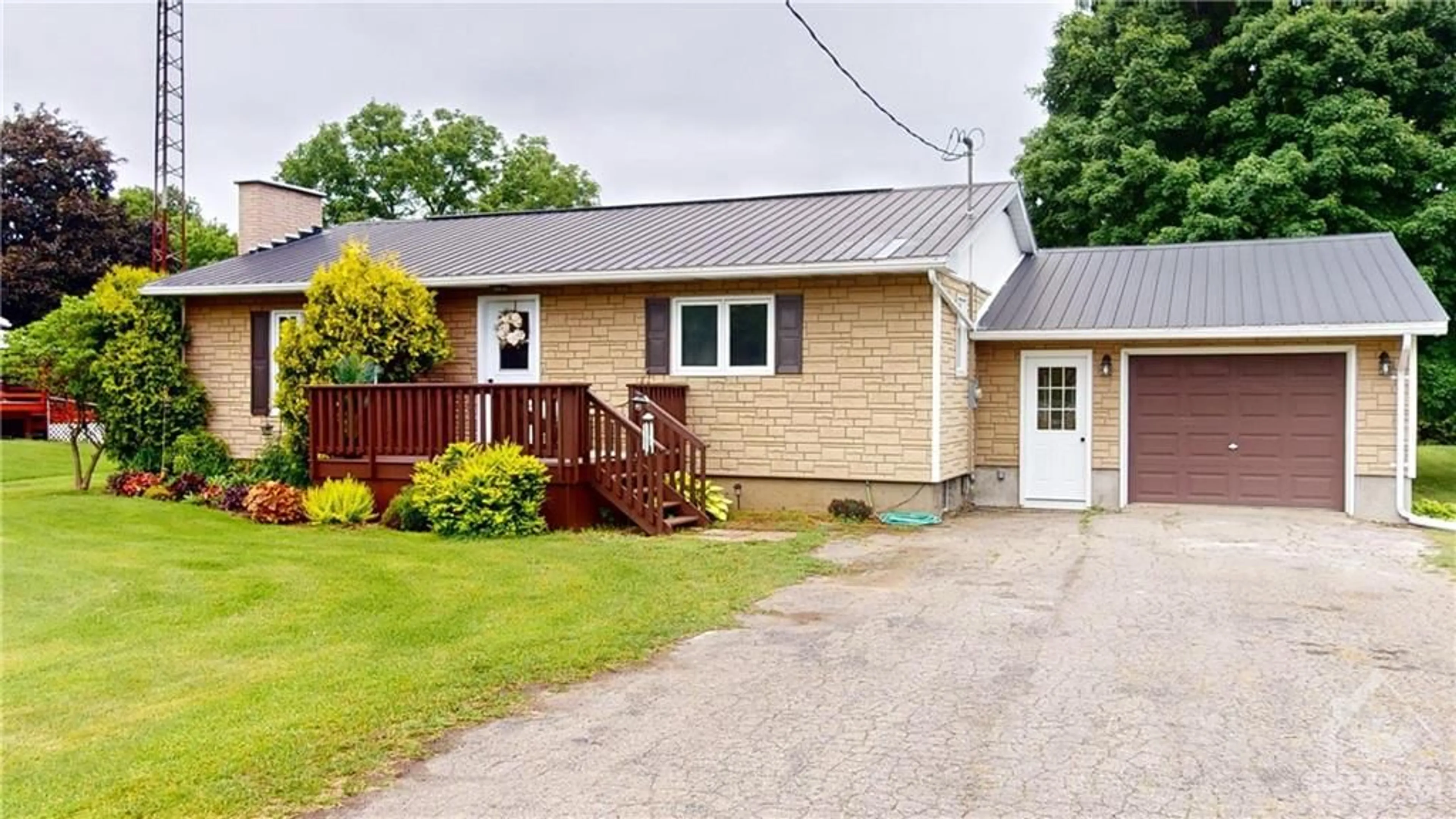Cottage for 5433 BRINSTON Rd, Iroquois Ontario K0E 1K0