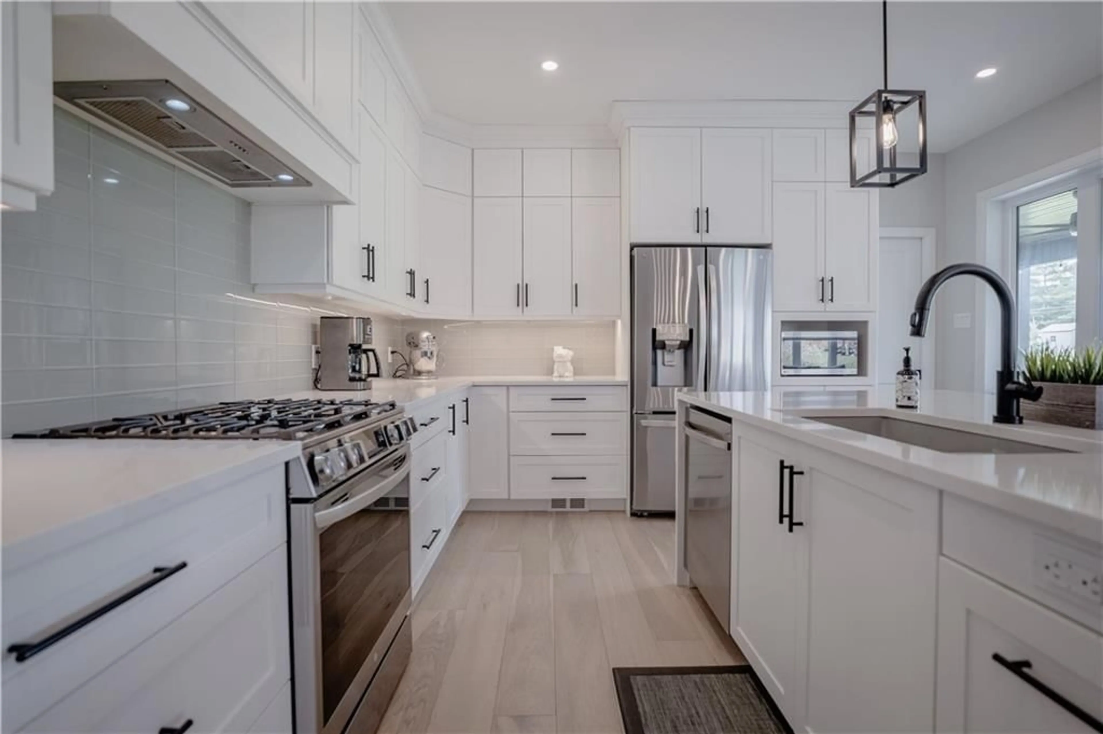 Open concept kitchen for 4 GEORGE PATRICK Dr, Long Sault Ontario K0C 1P0