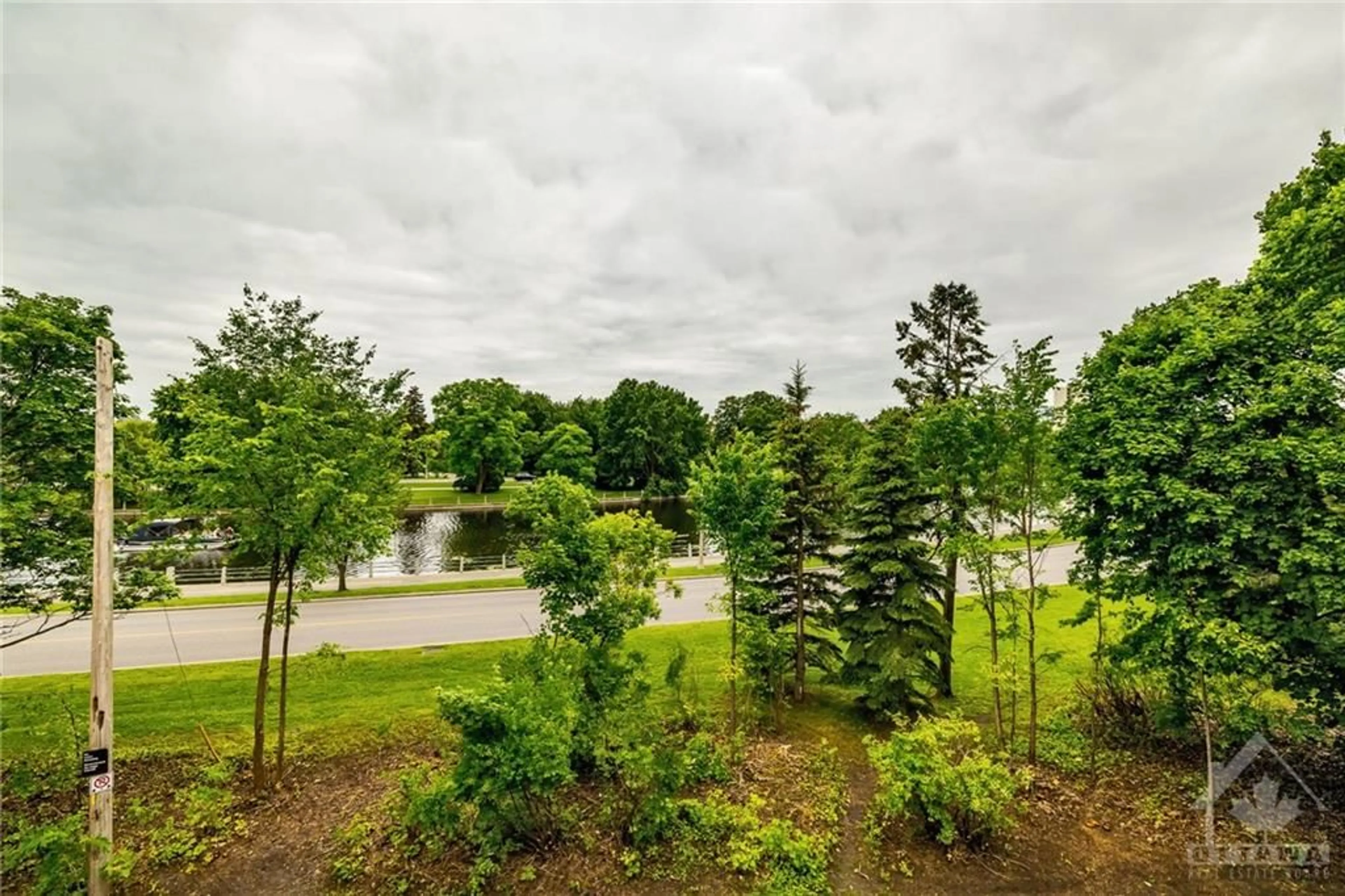 Patio, the view of lake or river for 365 ECHO Dr, Ottawa Ontario K1S 1N3