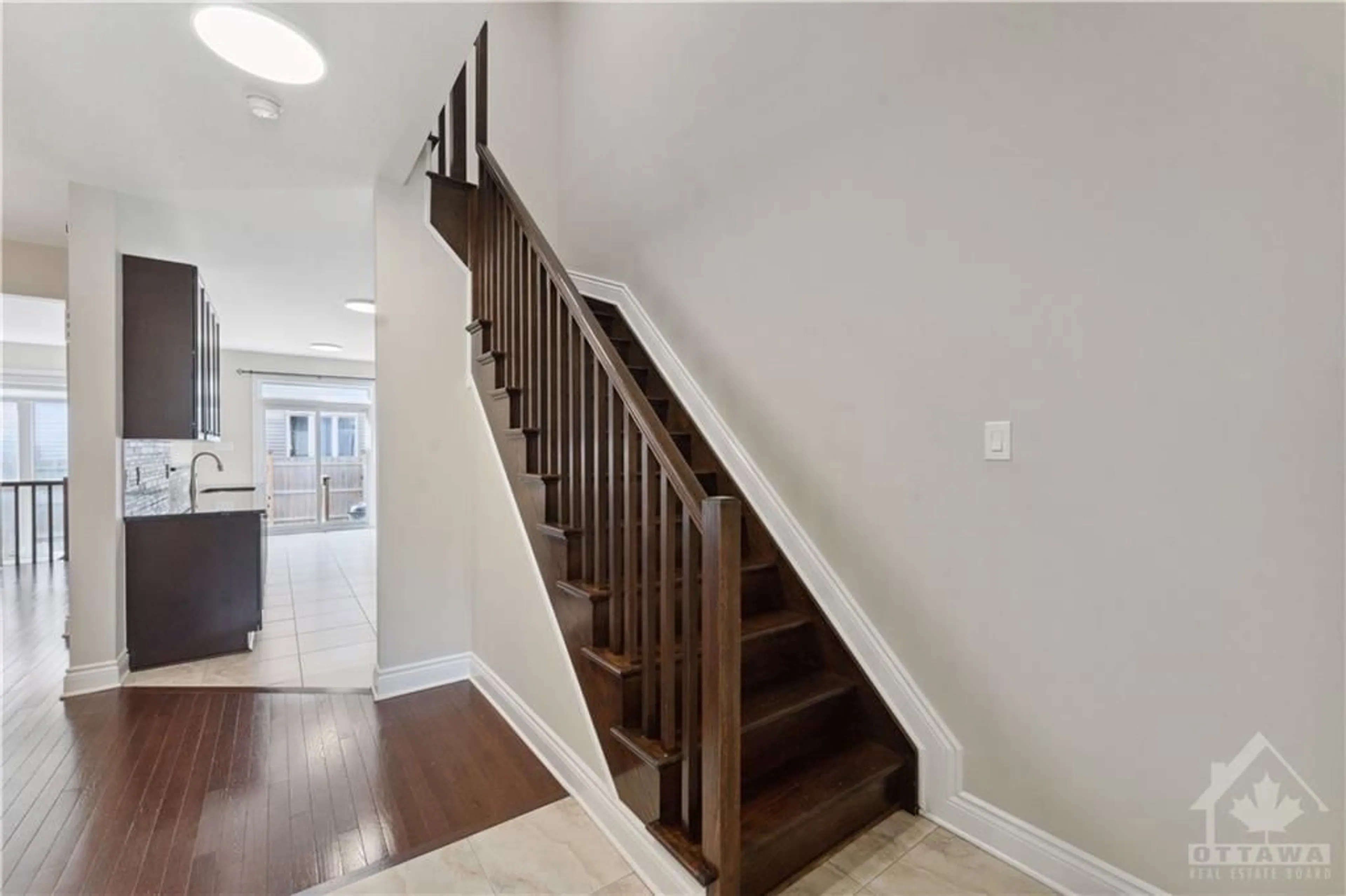 Stairs for 109 HAWKESWOOD Dr, Ottawa Ontario K4M 0C1