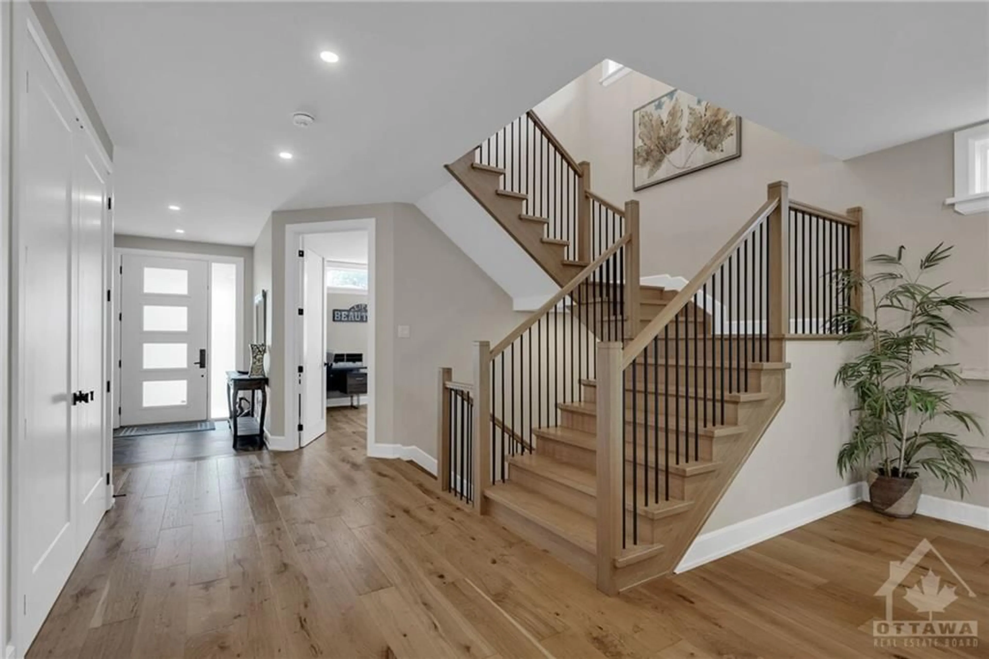 Stairs for 64 ST CLAIRE Ave, Ottawa Ontario K2G 2A4