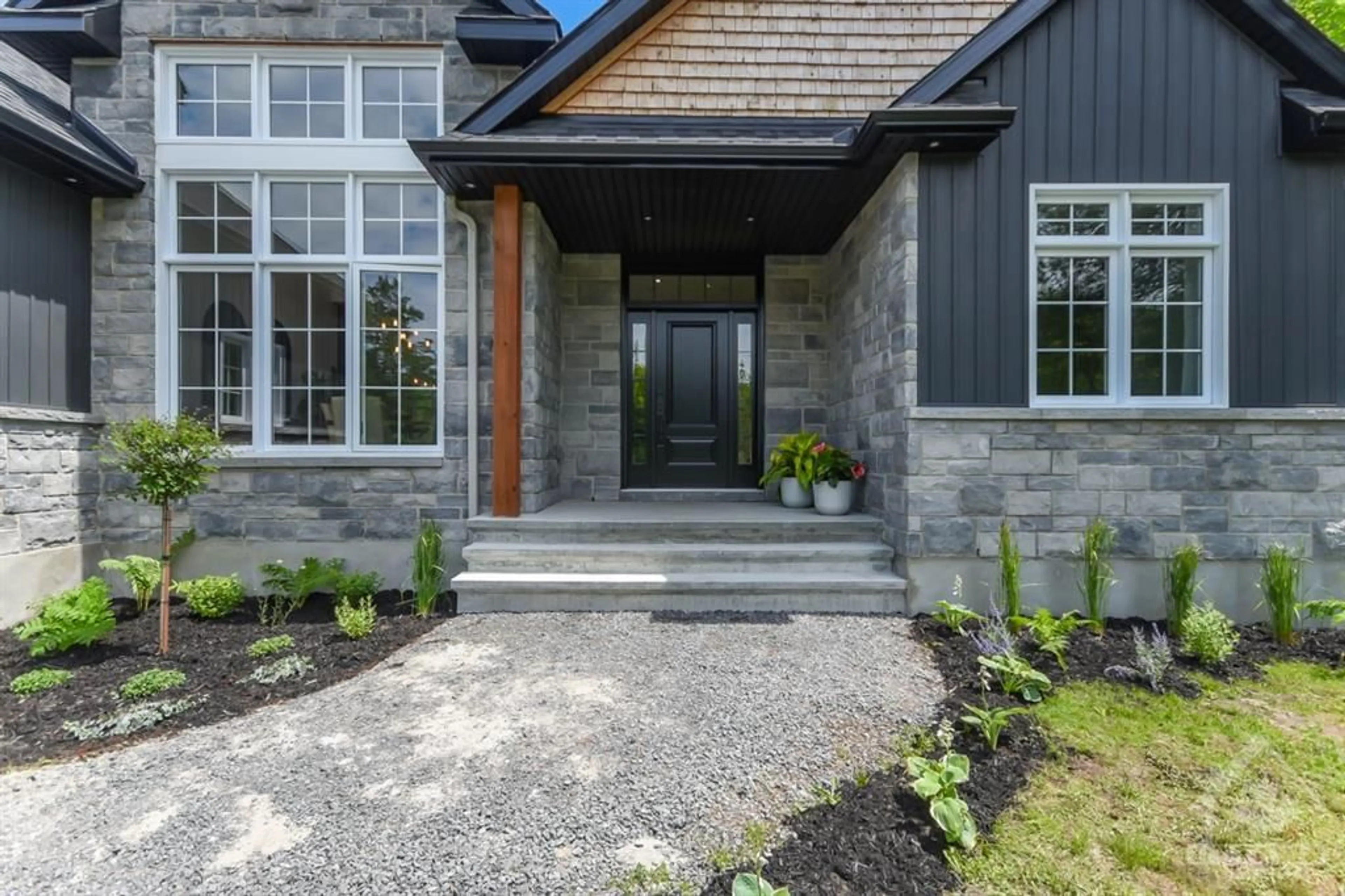 Indoor entryway, cement floor for 1579 ROLLIN Rd, Saint-Pascal-Baylon Ontario K0A 3N0