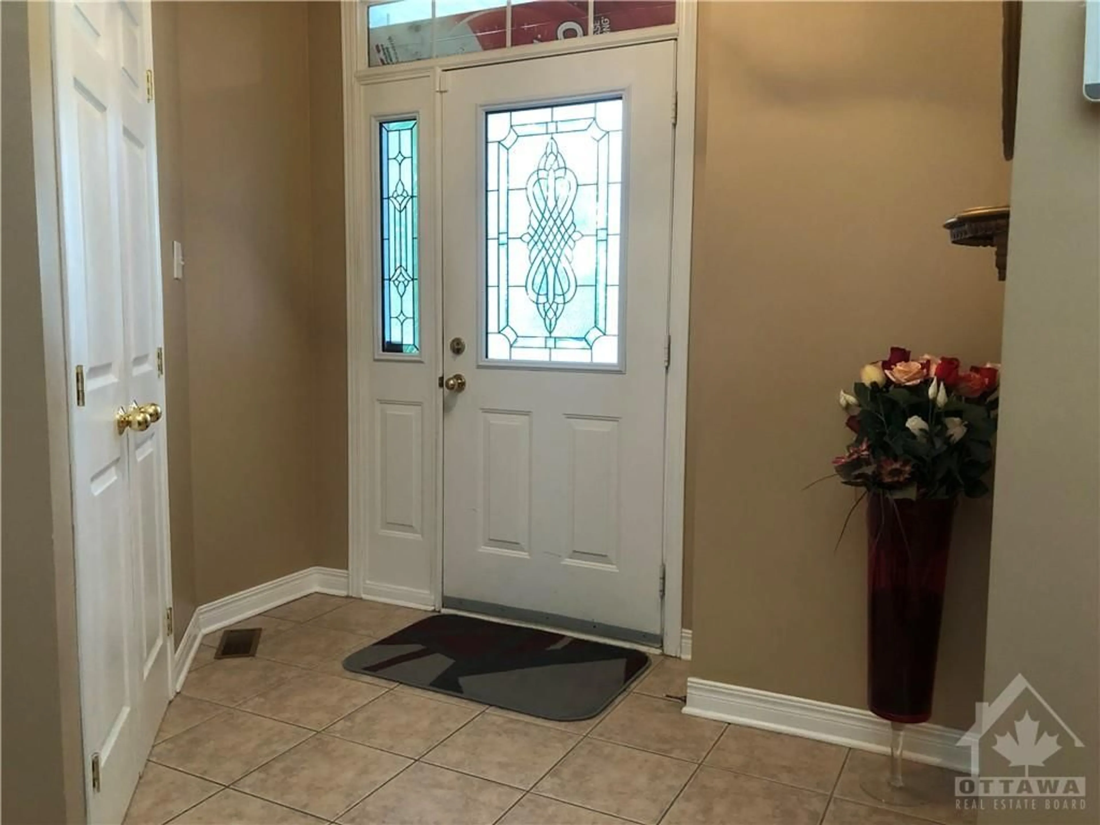 Indoor entryway, wood floors for 60 BRIGHTSIDE Ave, Stittsville Ontario K2S 2B3